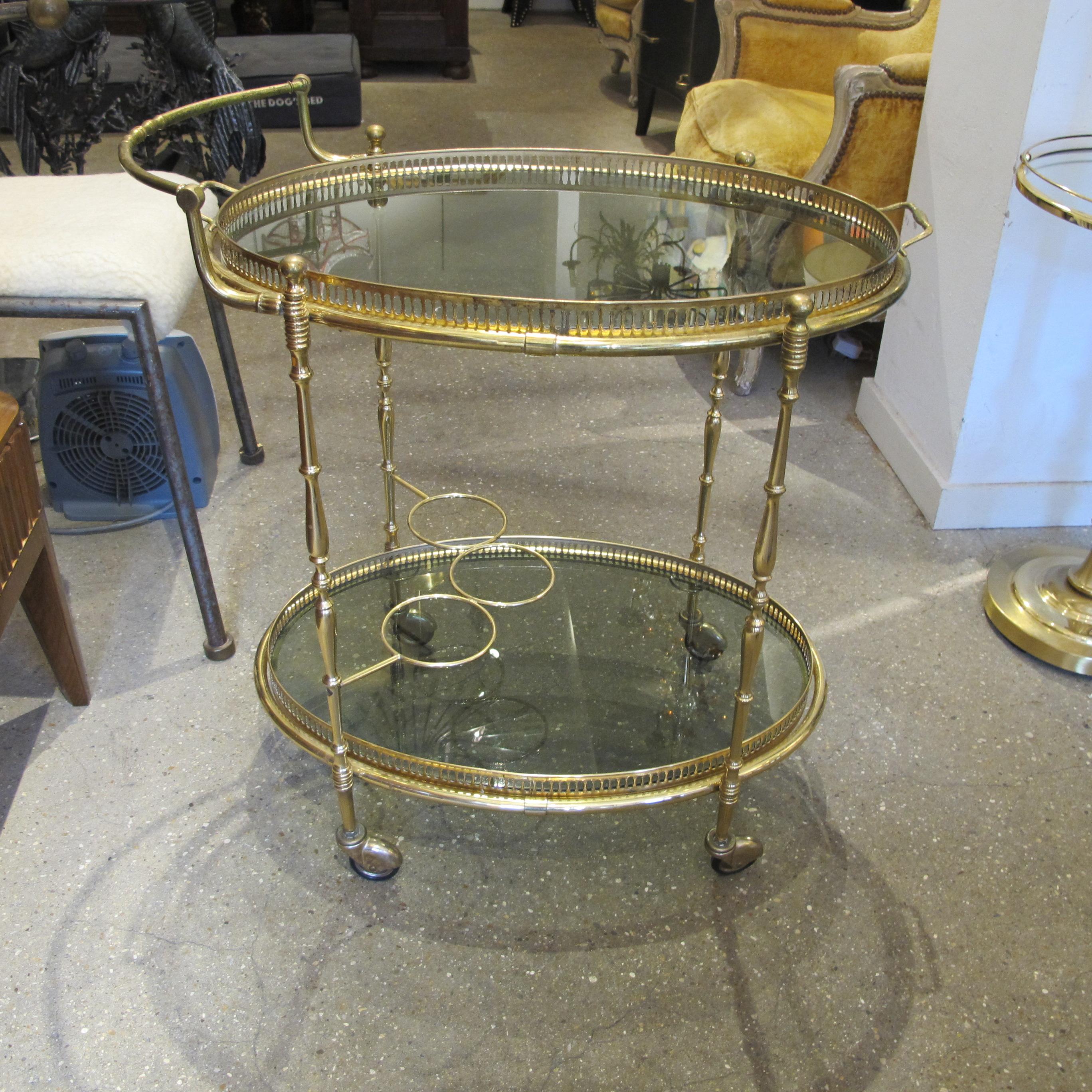 1970s French Brass Oval Serving Bar Cart with Tray on Wheels For Sale 3
