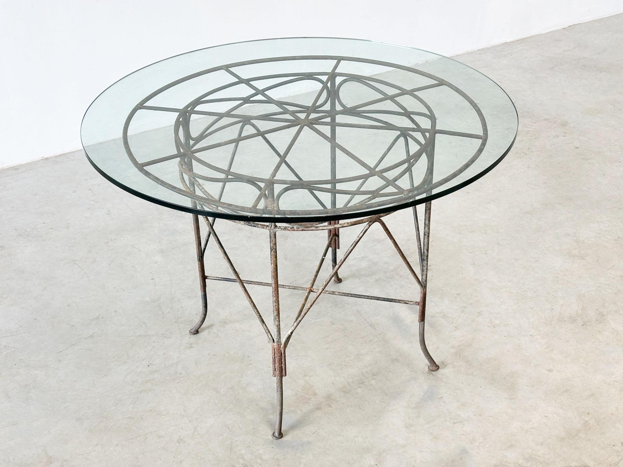 Mesa de comedor de exterior o jardín francesa de hierro fundido de los años 70 Francés en venta