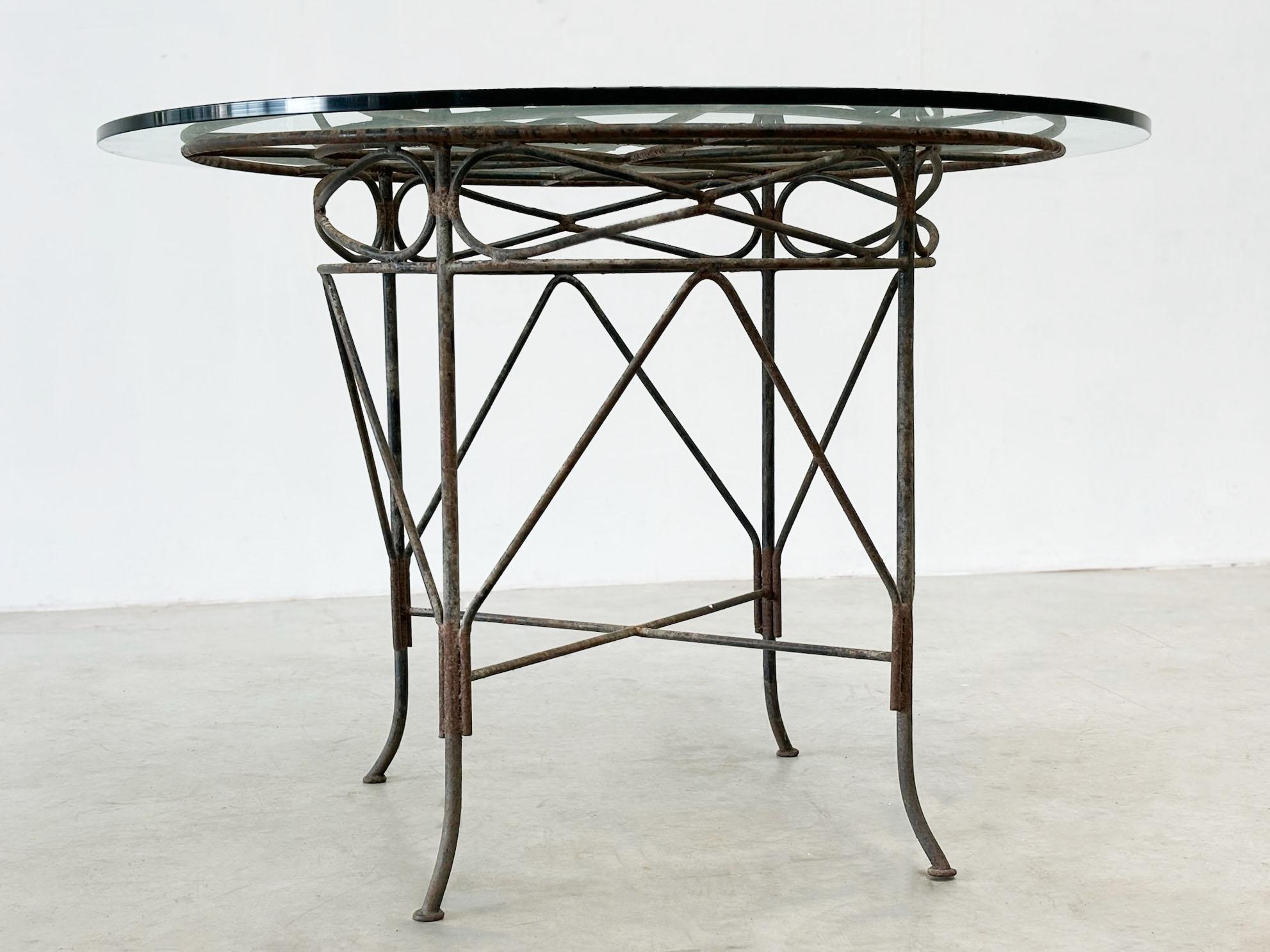 Mesa de comedor de exterior o jardín francesa de hierro fundido de los años 70 en venta 1