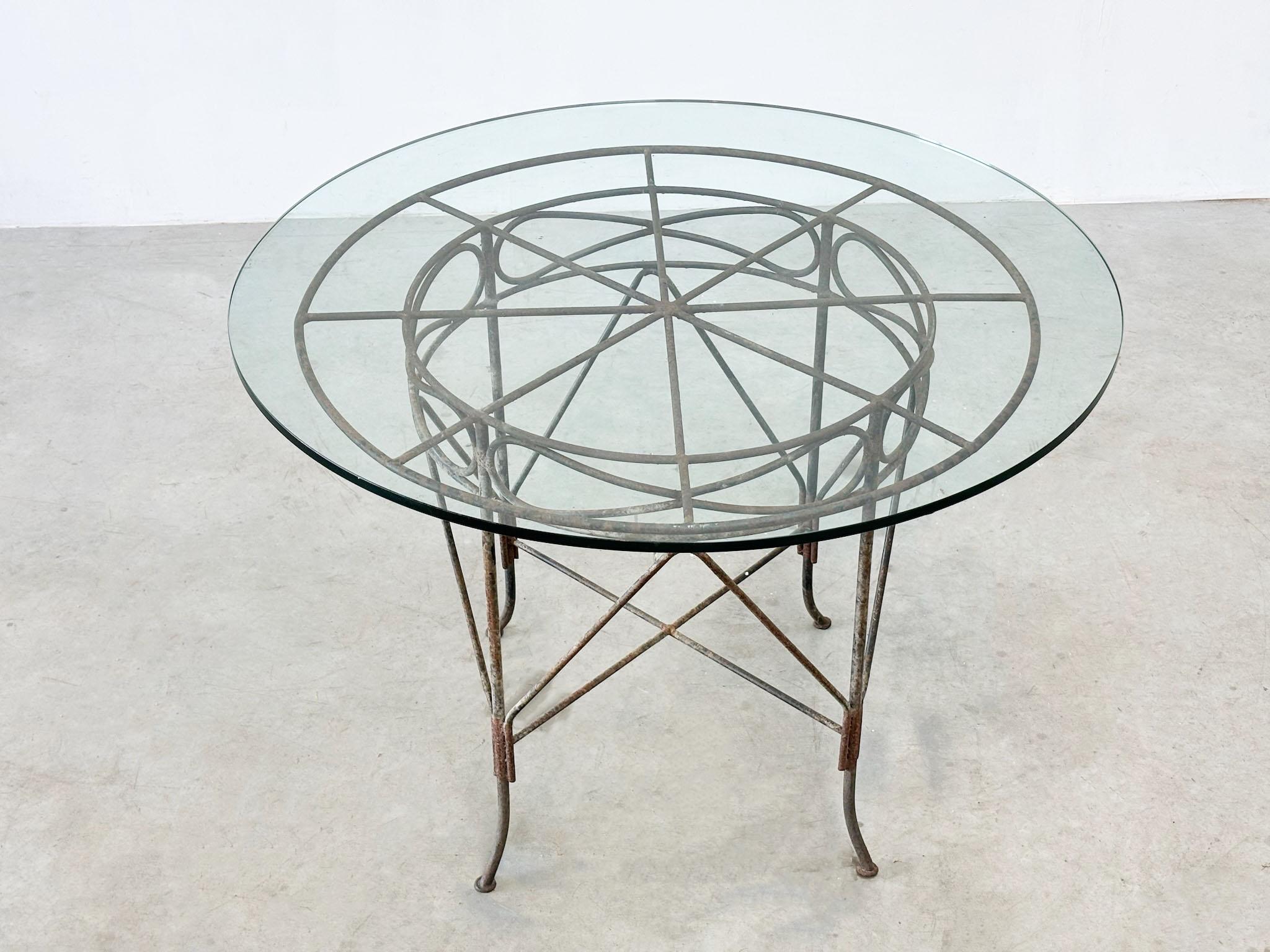 Mesa de comedor de exterior o jardín francesa de hierro fundido de los años 70 en venta 2