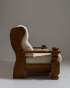 Französisches, brutalistisches Eichenholz-Polstersofa in Kastanienbraun aus den 1970er Jahren