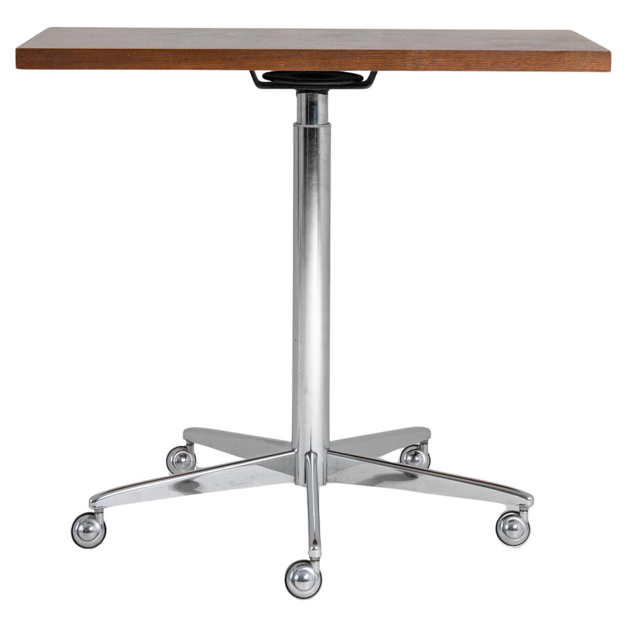 Table à roulettes chromée des années 1970 en vente