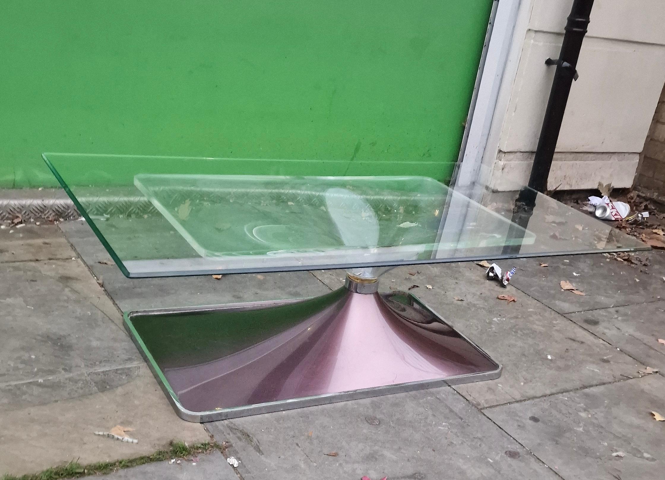 Mid-Century Modern Table basse française des années 1970 par Airborne en vente