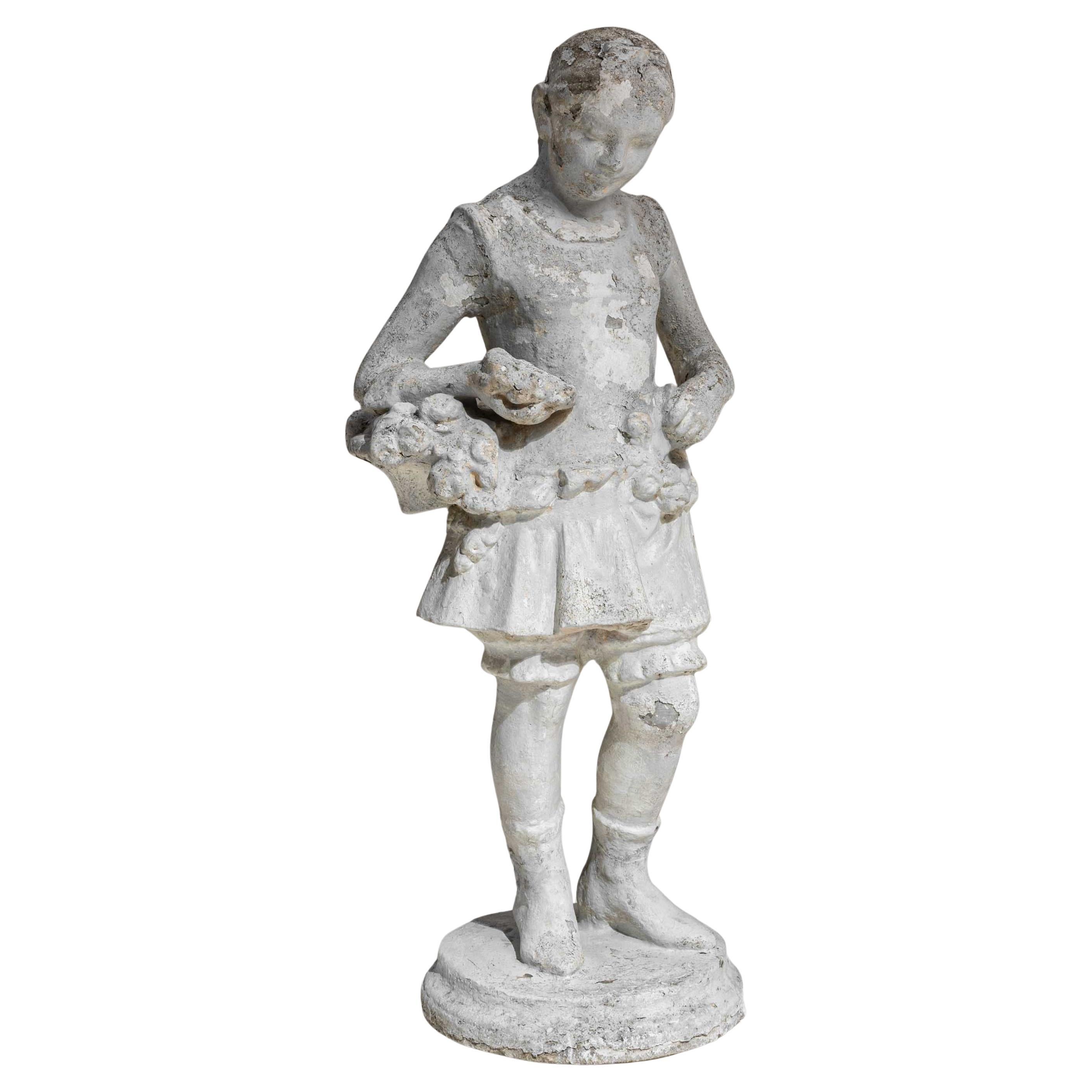 Escultura francesa de hormigón de niña de los años 70 en venta