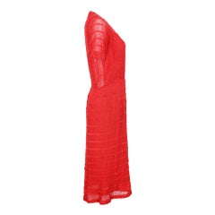 Robe en maille rouge et chenille au crochet, France, années 1970