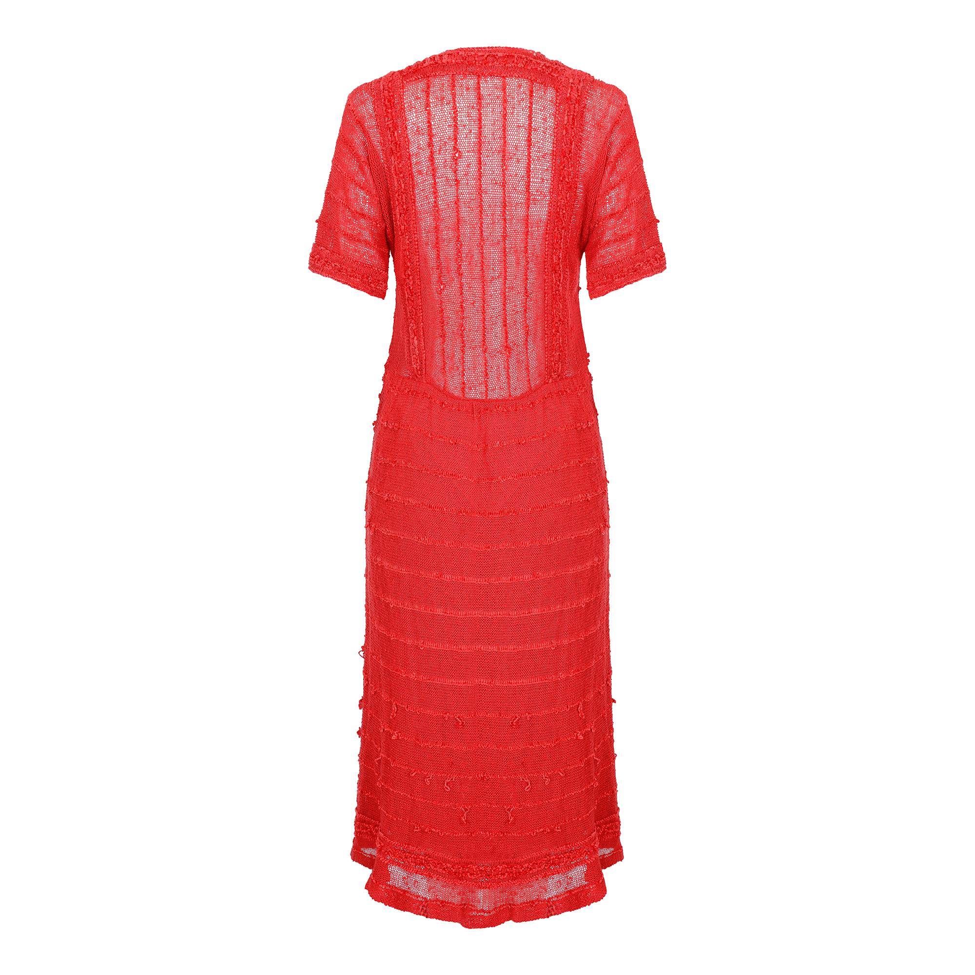 1970s French Crochet and Chenille Red Knit Dress In Good Condition For Sale In London, GB