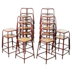 Sgabelli da laboratorio francesi degli anni '70, rosso scuro, disponibili in varie quantità - Set da 6