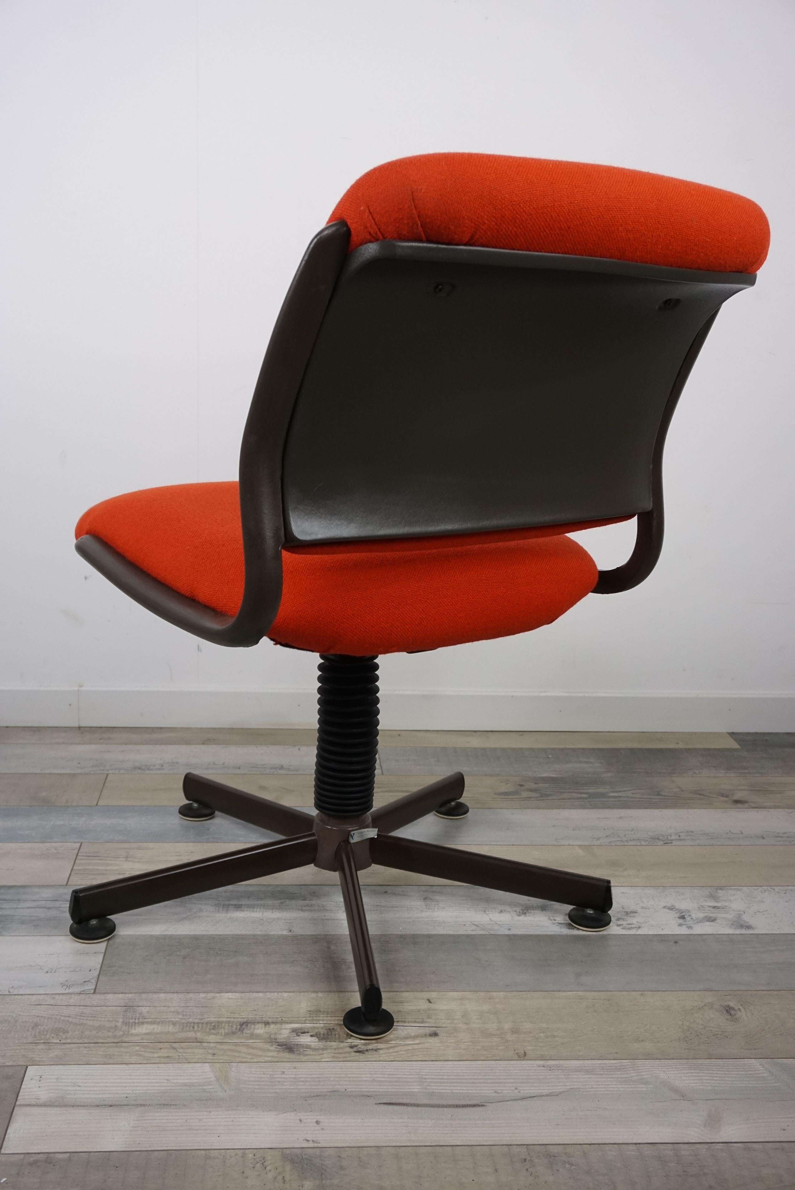 Fauteuil pivotant Roneo de conception française des années 1970 Bon état - En vente à Tourcoing, FR