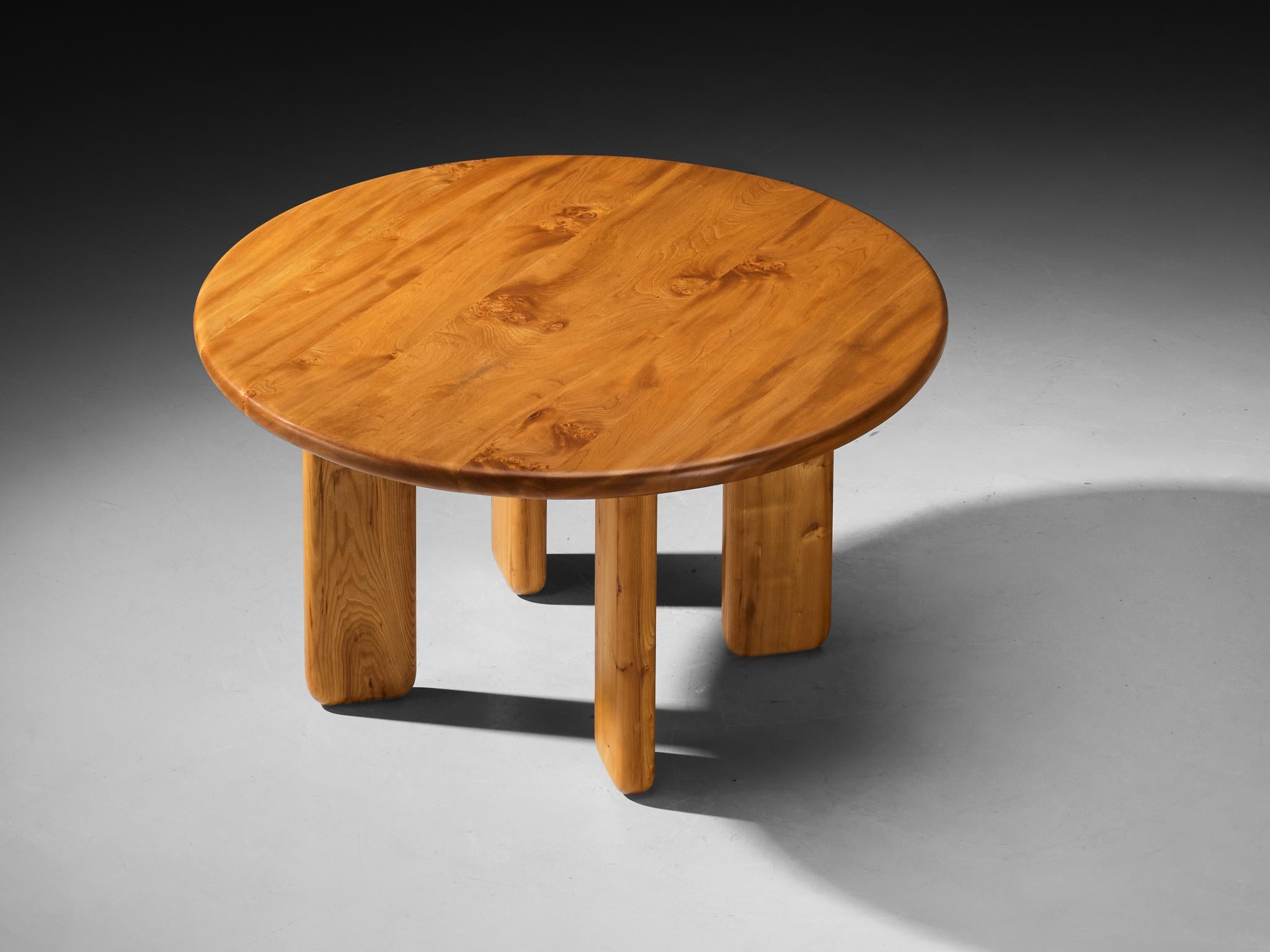 Orme Salle à manger française des années 1970 avec table ronde et chaises en orme massif en vente