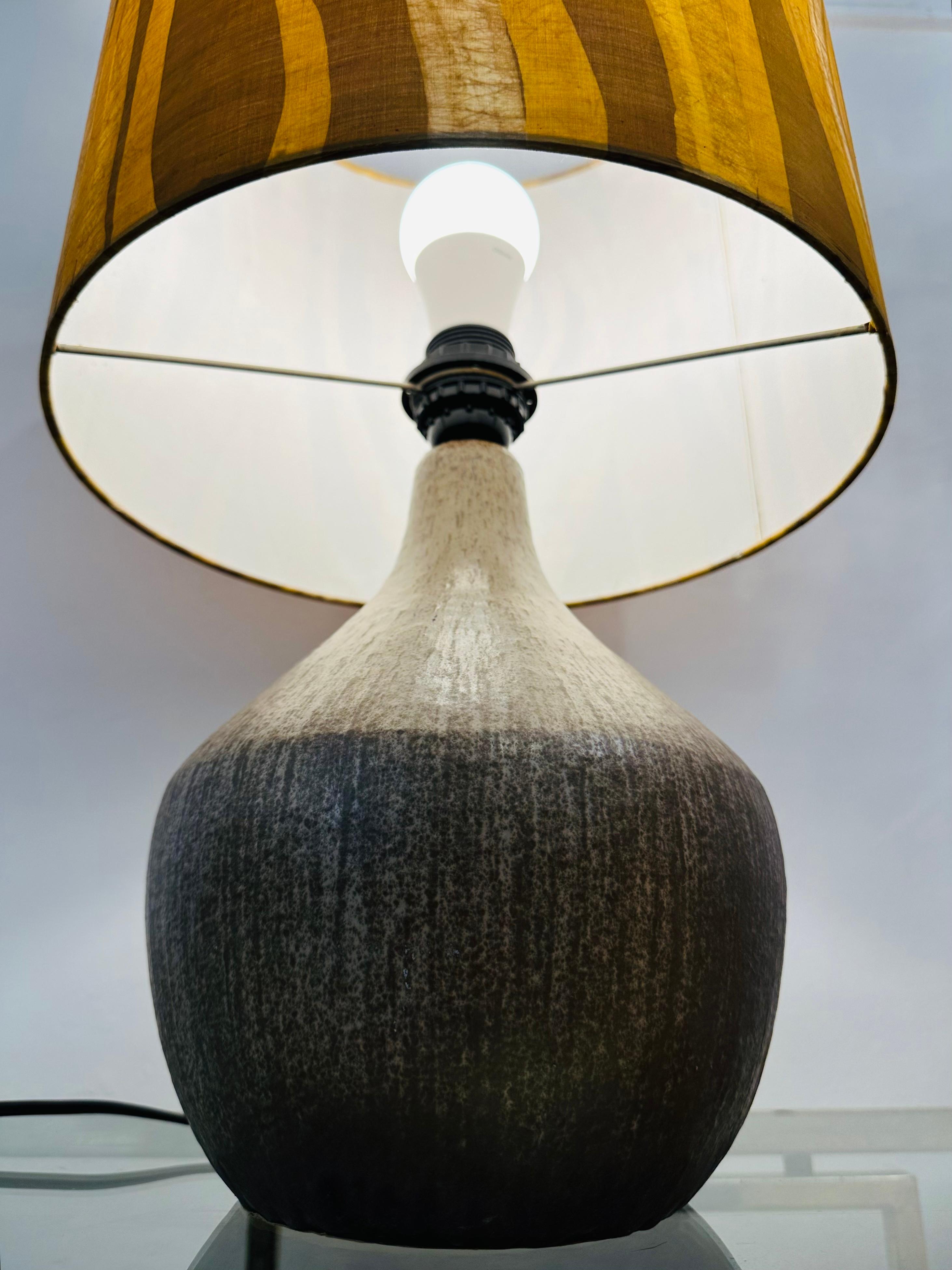 1970s French Earthenware Ceramic Glazed Table Lamp inc Original Geometric Shade For Sale 4