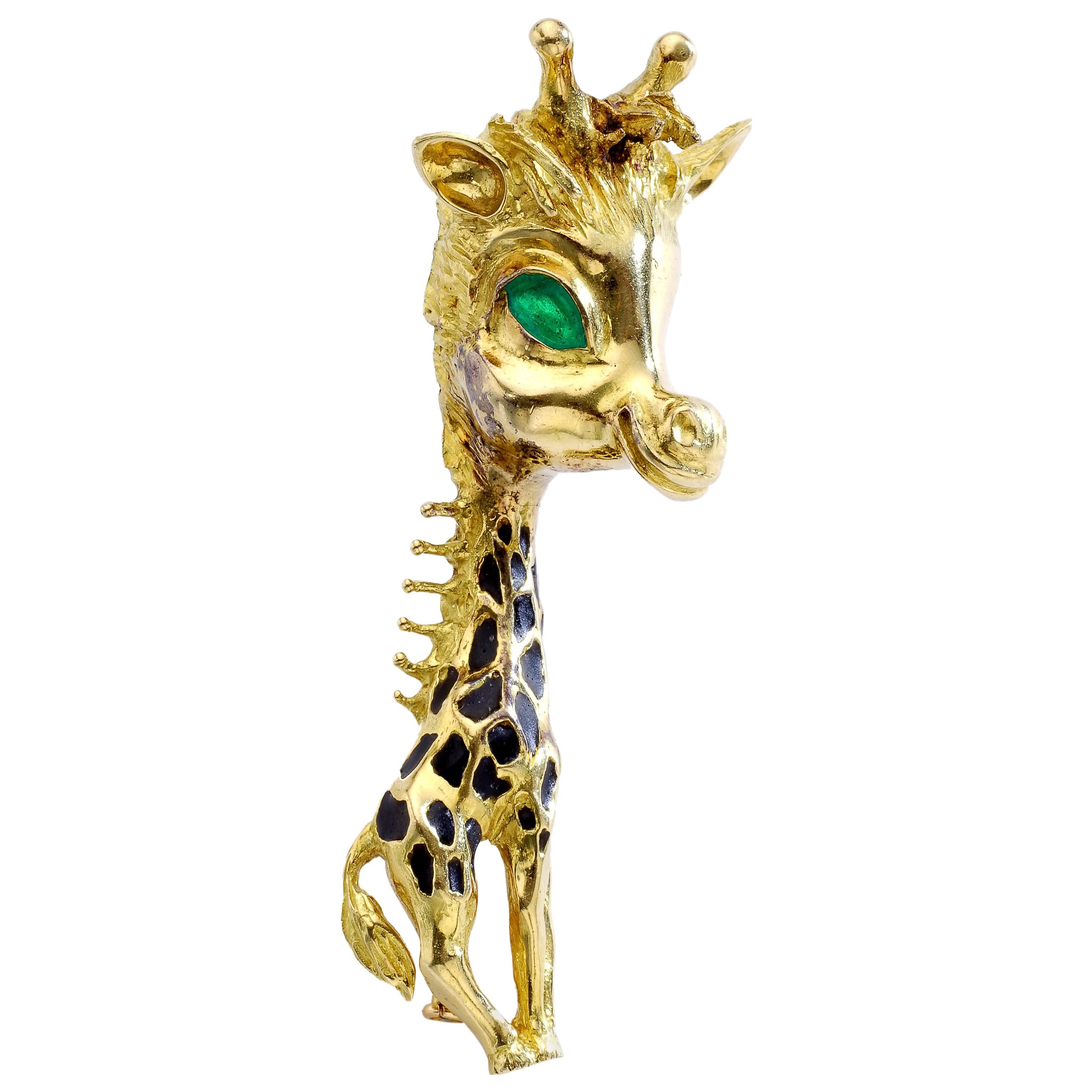 1970s French Emerald Enamel Yellow Gold 18 Karat Giraffe Brooch