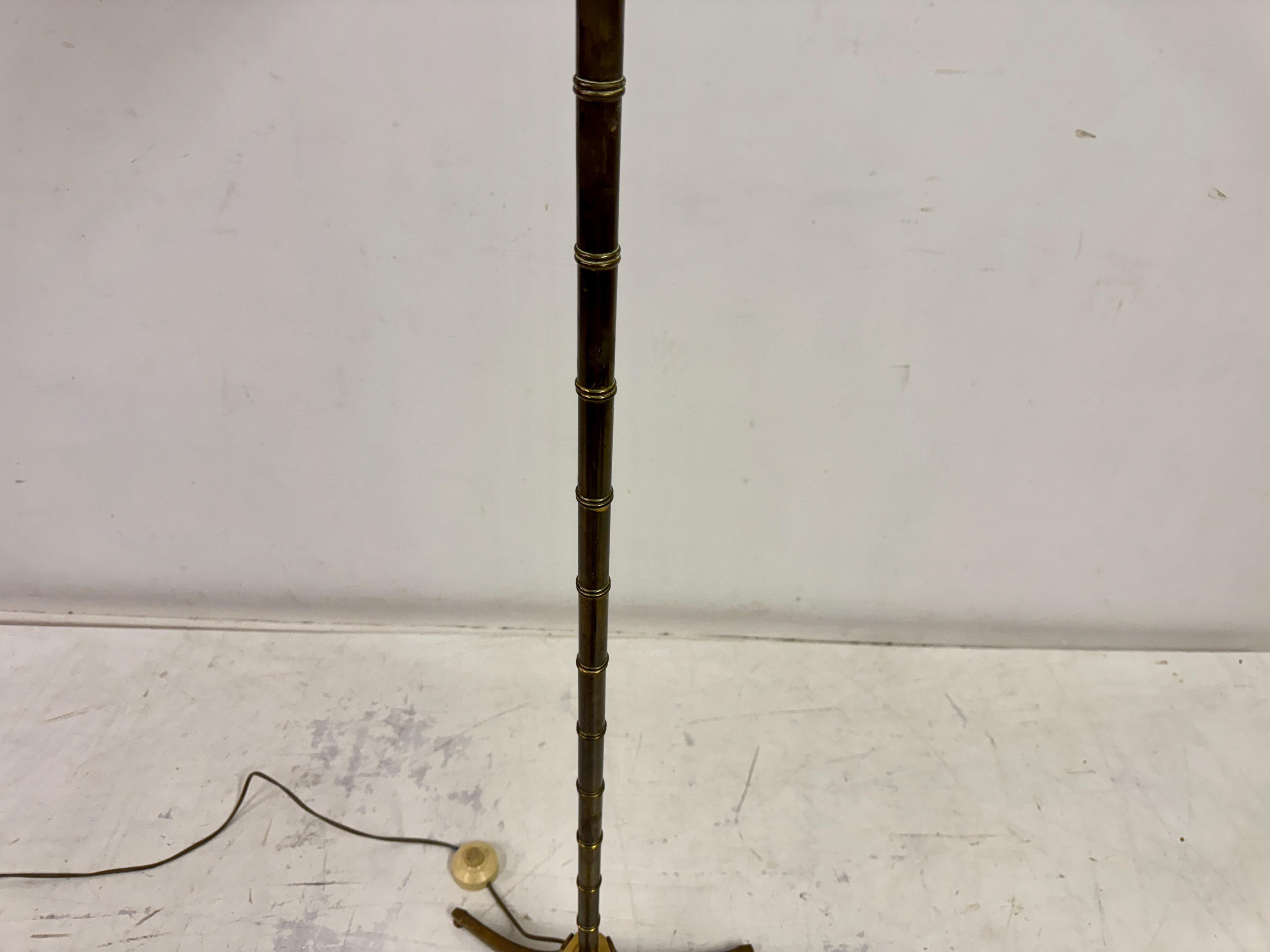 1970s French Faux Bamboo Floor Lamp in Brass For Sale 1