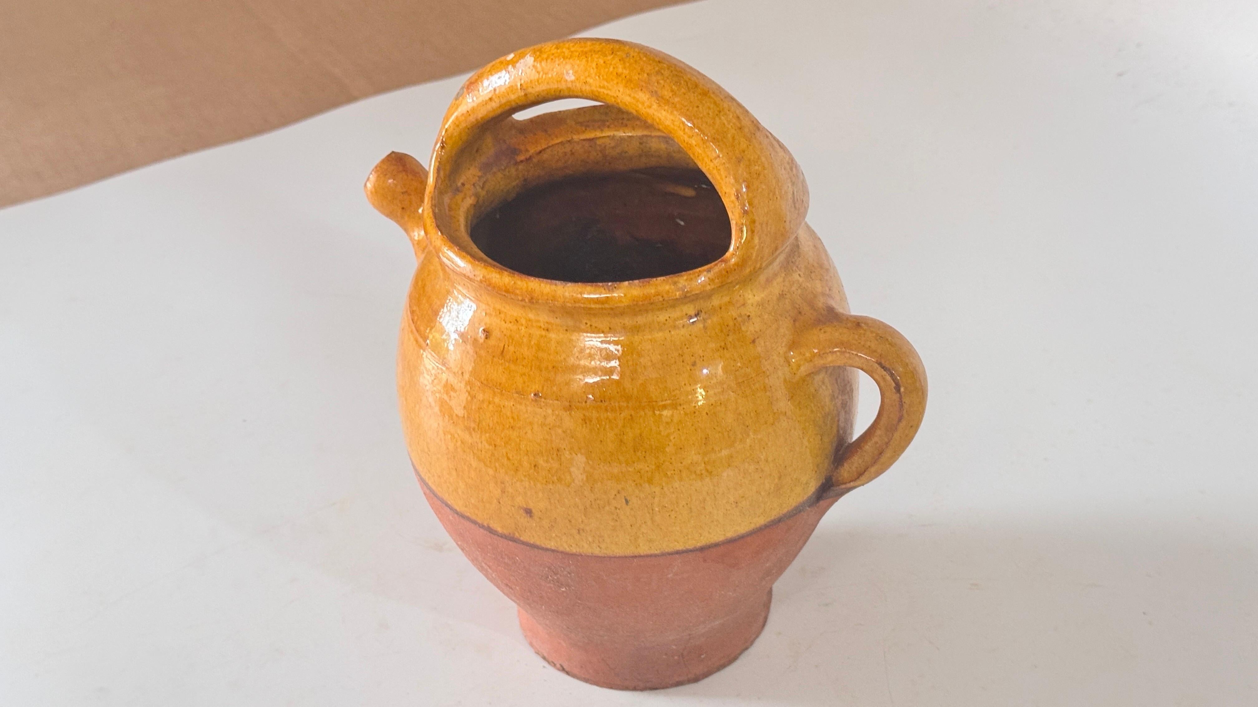 1970s French Glazed Pottery Jar Yellow &Natural Terracotta French Provencial In Good Condition For Sale In Auribeau sur Siagne, FR