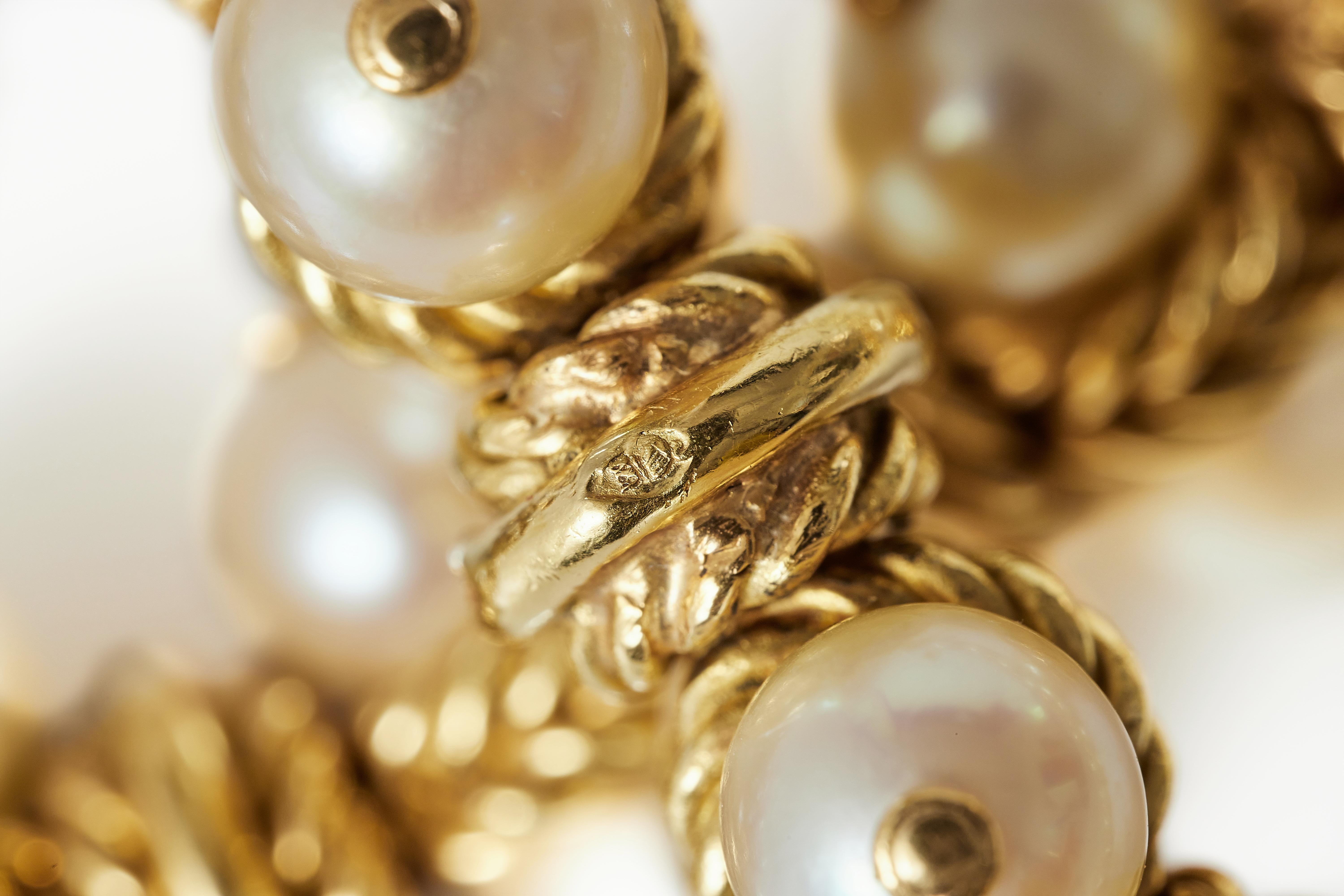 1970s french 18k gold “rope” and pearl necklace. For Sale 6