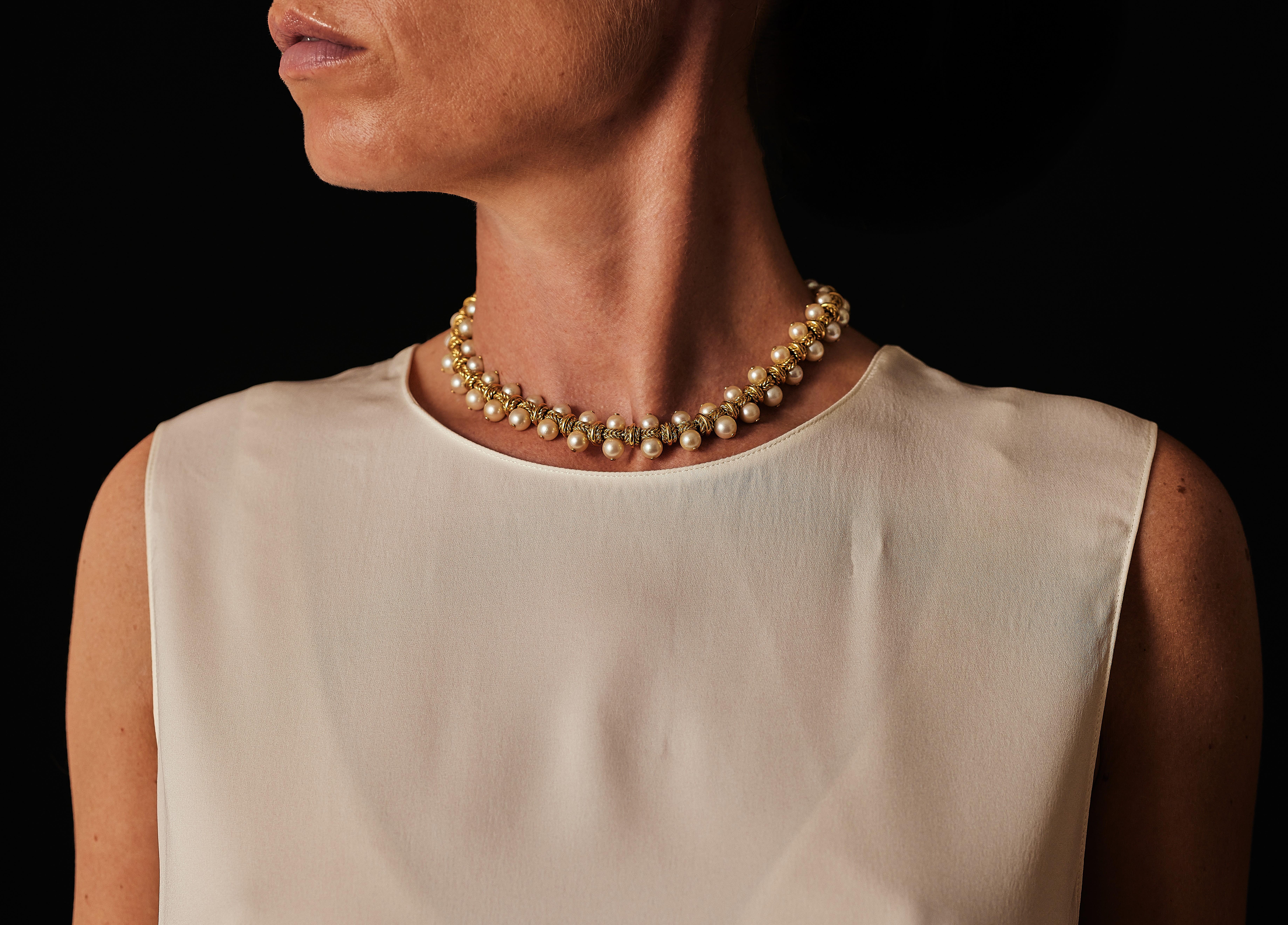 1970s french 18k gold “rope” and pearl necklace. For Sale 3