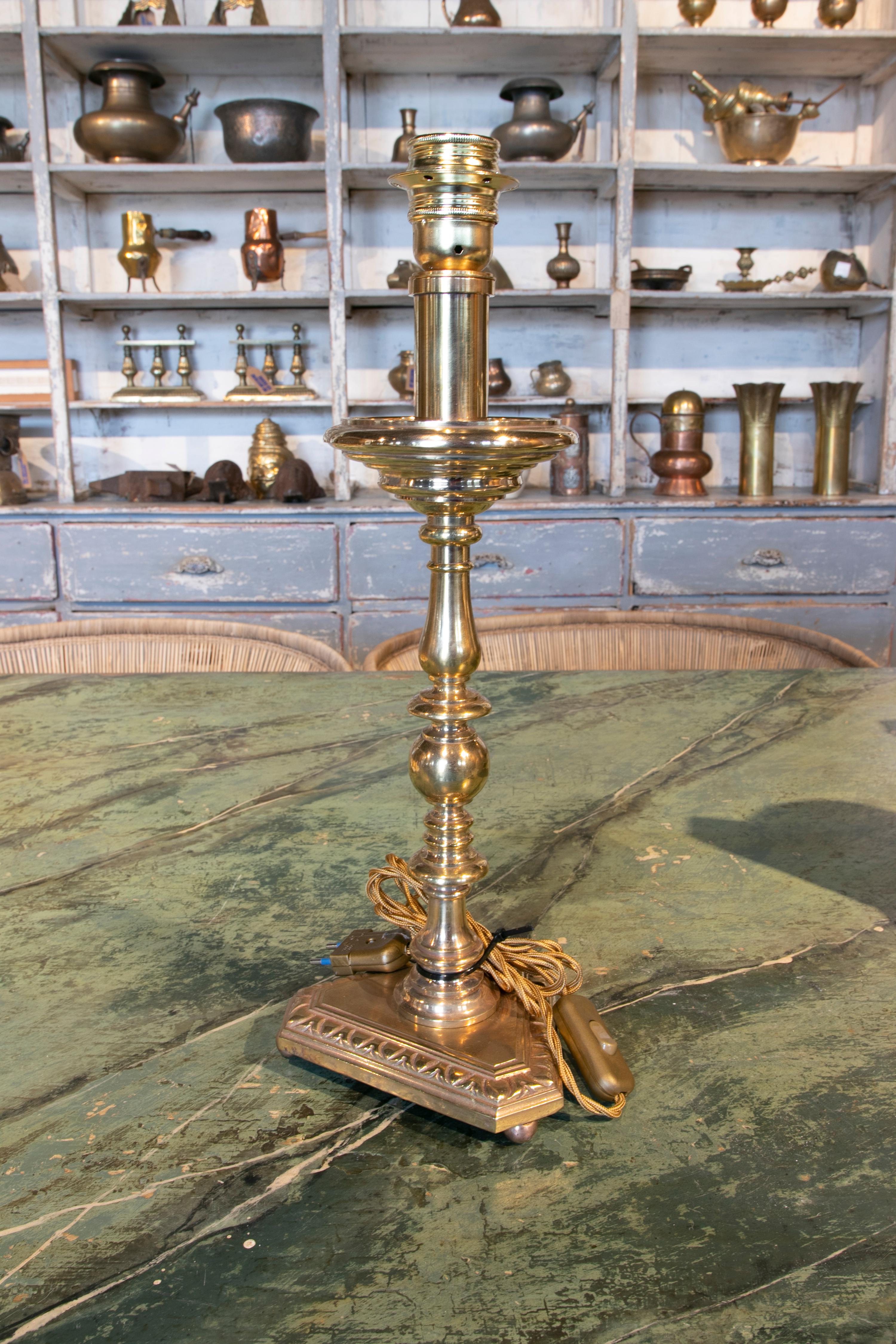 1970s French Golden Metal Table Lamp In Good Condition For Sale In Marbella, ES