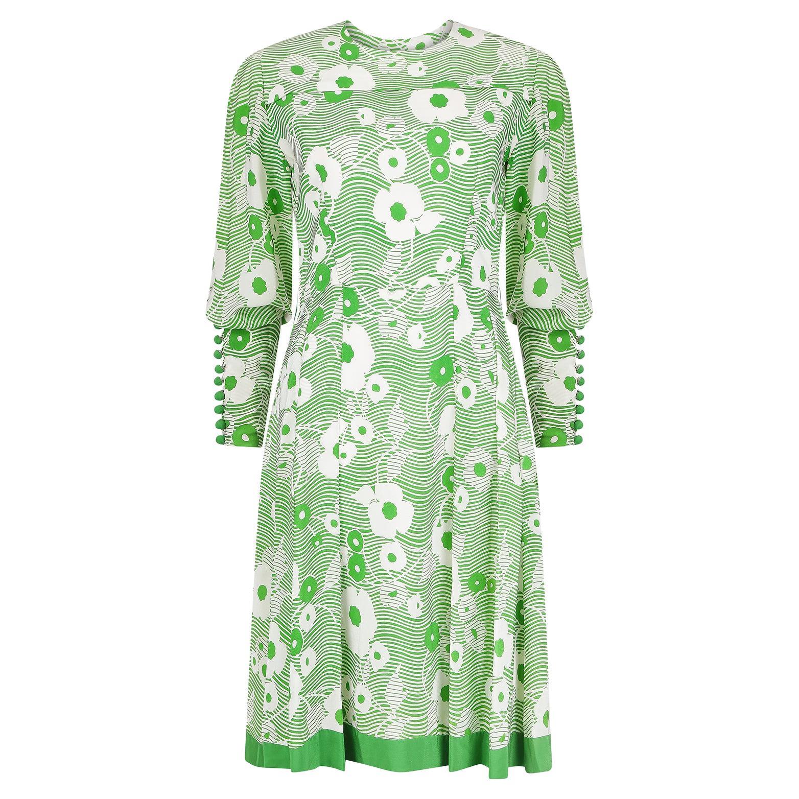 1970er Jahre Französische Haute Couture Grünes und weißes Blumenkleid  im Angebot
