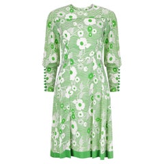 Vestido floral verde y blanco de alta costura francesa de los años 70