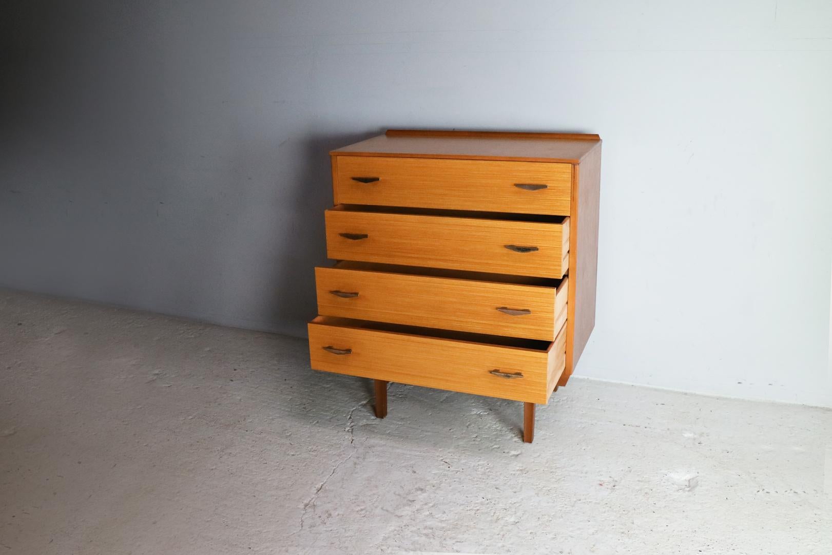 1970s French Midcentury Chest of Drawers In Good Condition For Sale In London, GB
