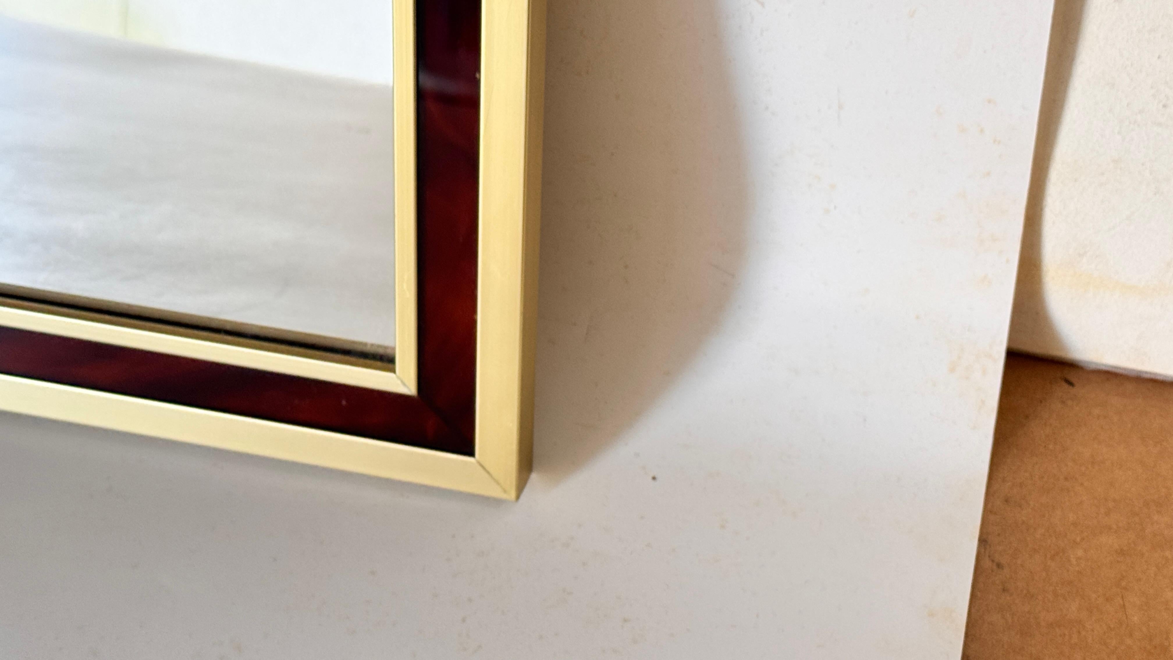 Francese Specchio francese anni '70 - Cornice in metallo di alta qualità con bordo in bachelite, marrone caldo in vendita