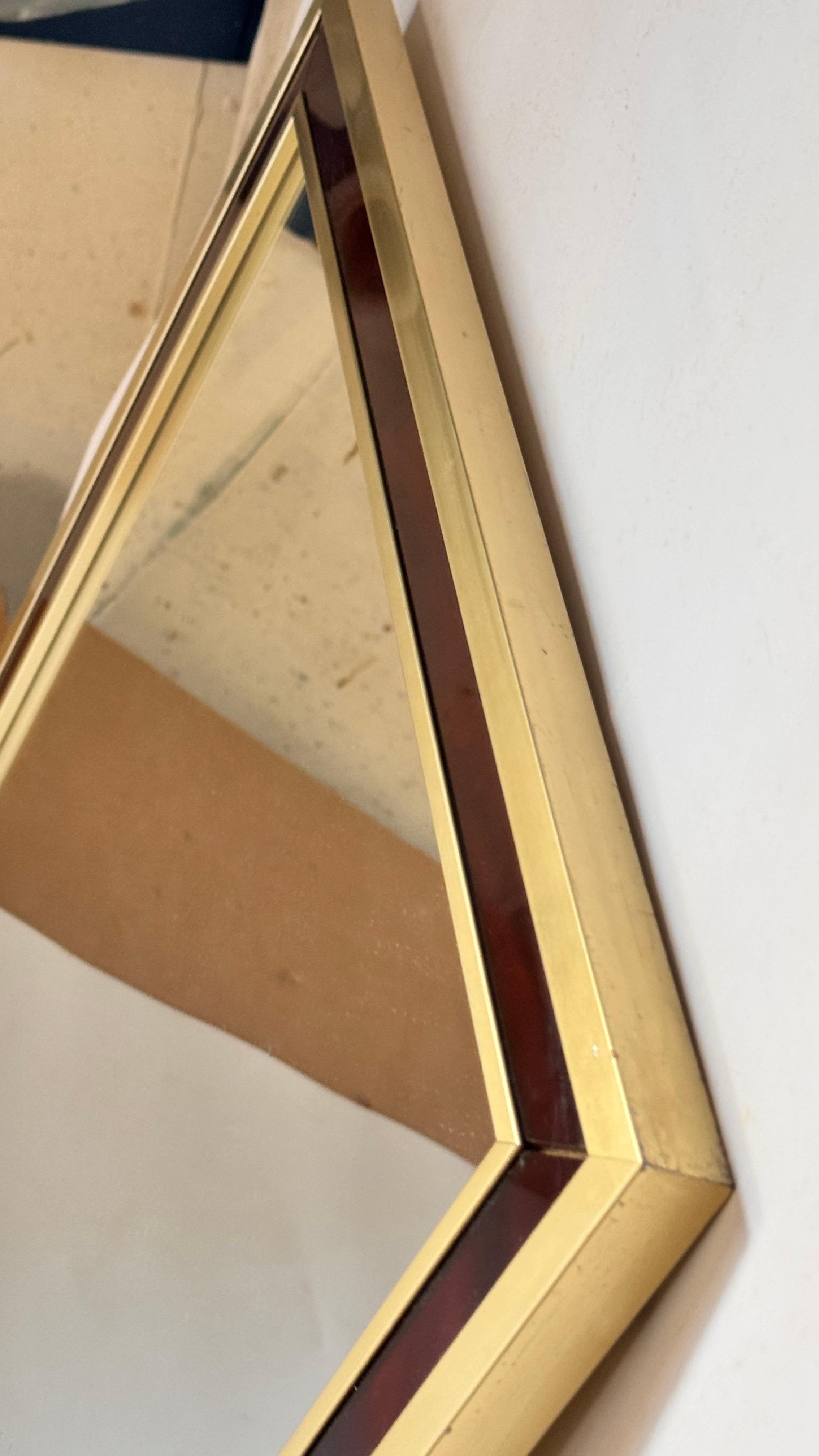 Specchio francese anni '70 - Cornice in metallo di alta qualità con bordo in bachelite, marrone caldo In condizioni buone in vendita a Auribeau sur Siagne, FR