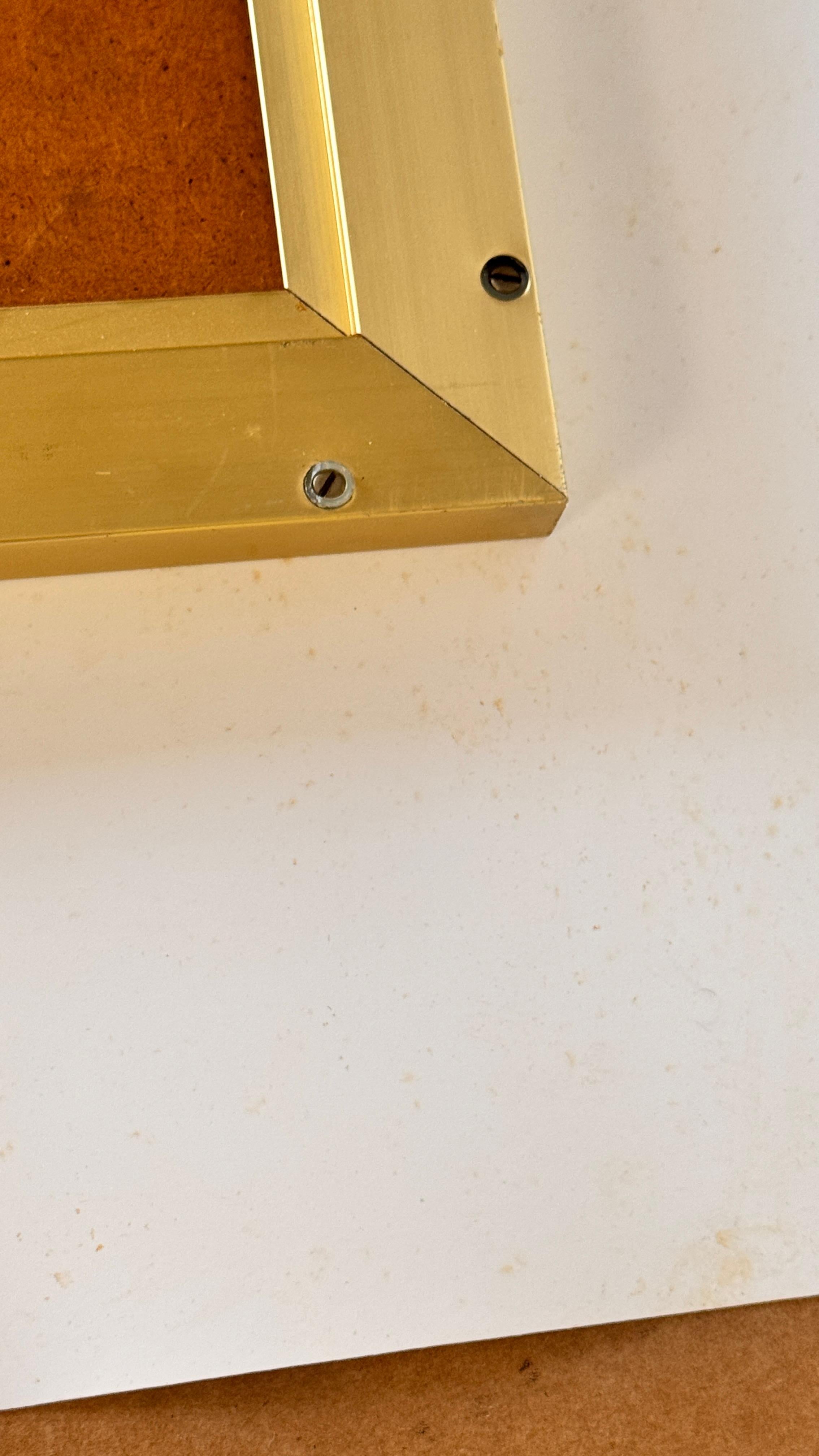 Fine XX secolo Specchio francese anni '70 - Cornice in metallo di alta qualità con bordo in bachelite, marrone caldo in vendita