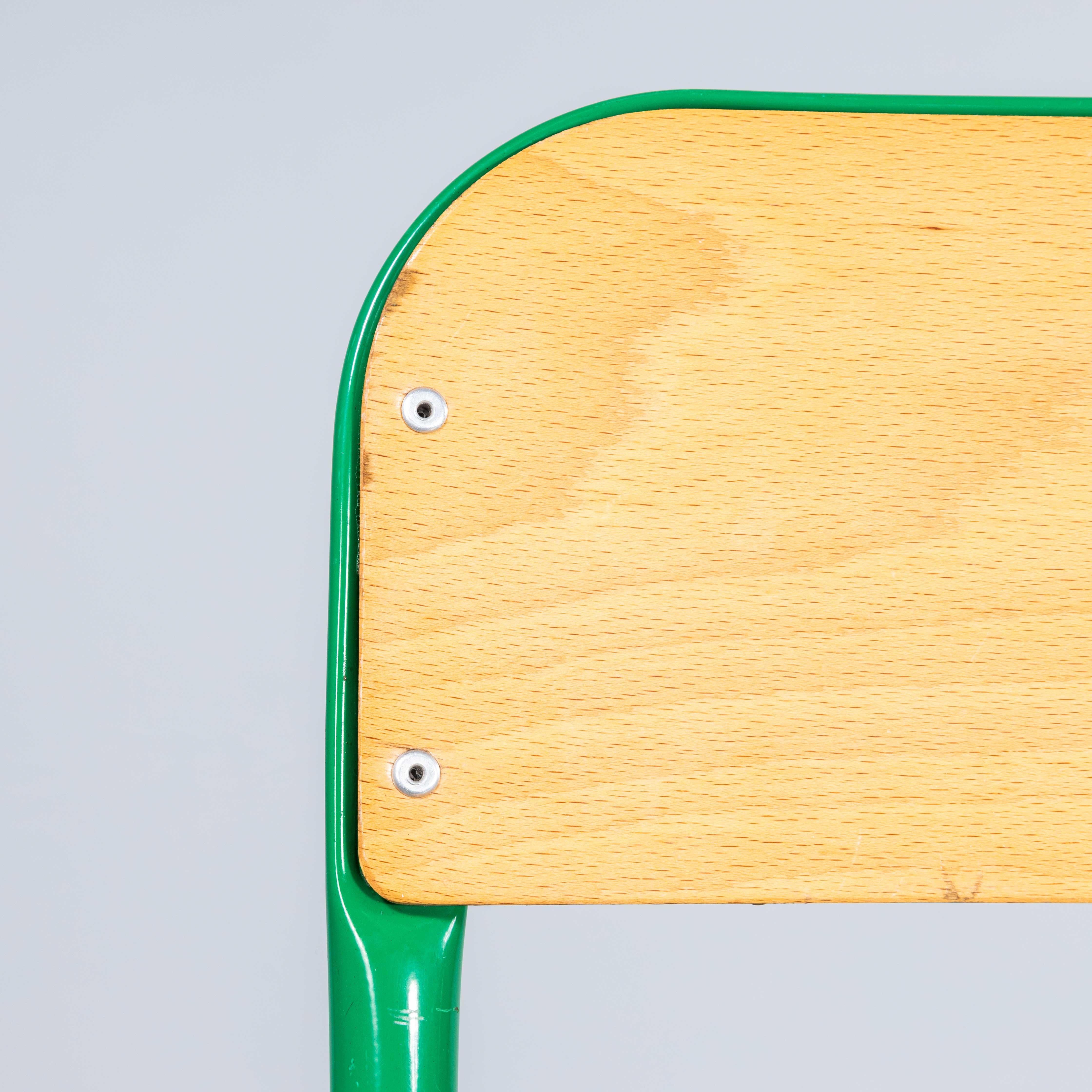 Betulla Sedia da pranzo francese Mullca con schienale a D degli anni '70, di colore verde - Buona quantità disponibile in vendita