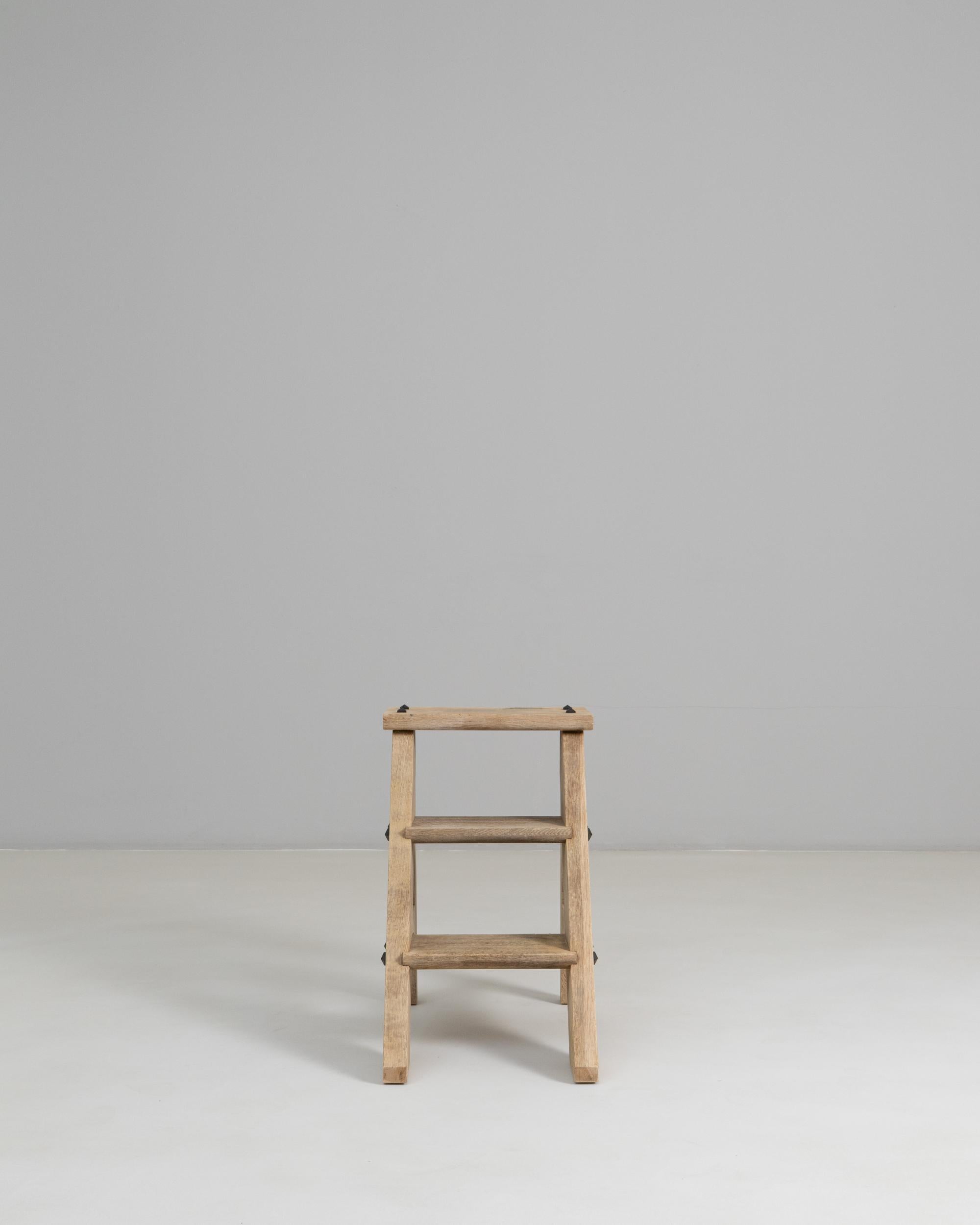 1970s French Oak Steps (Französisch) im Angebot