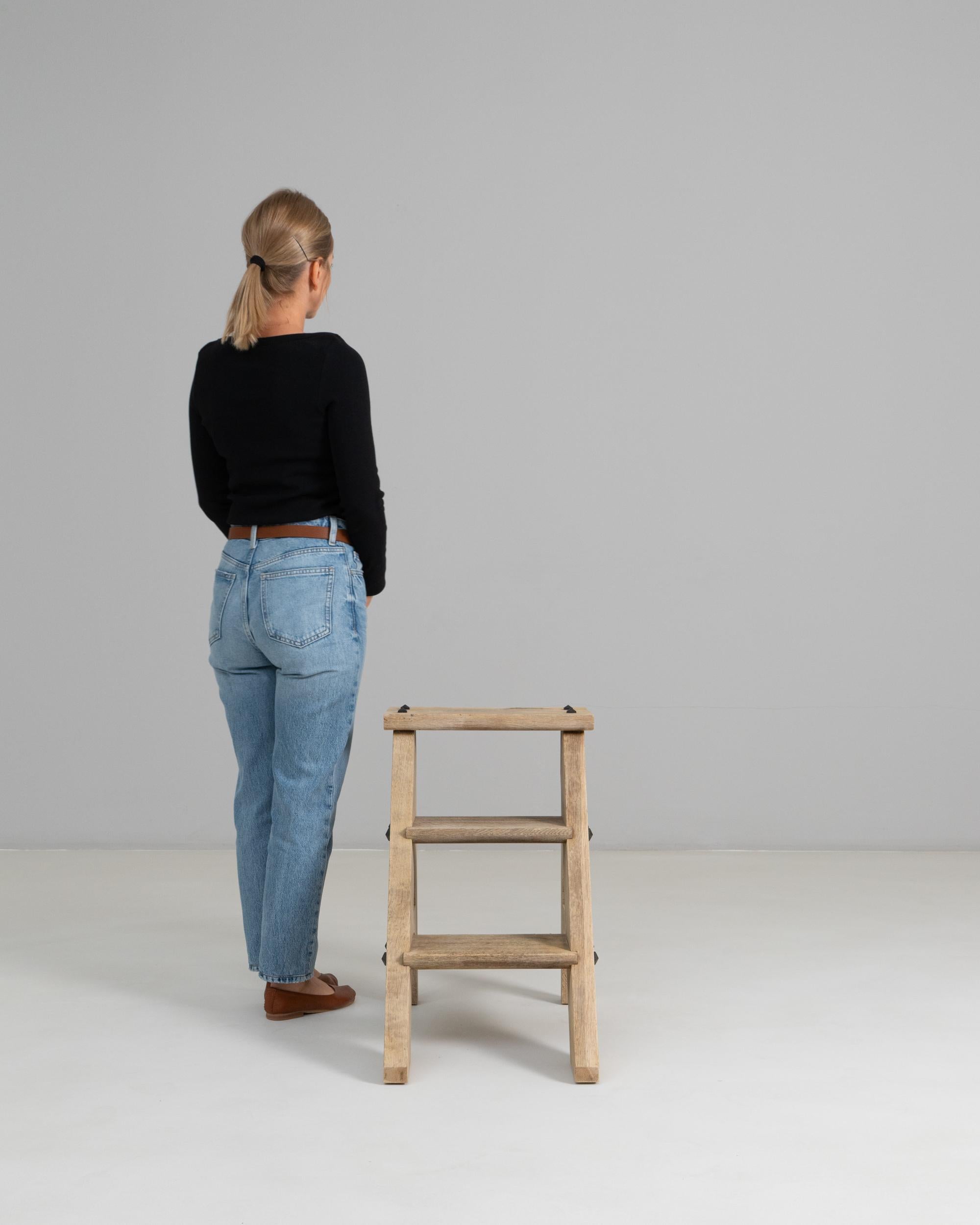 1970s French Oak Steps im Zustand „Gut“ im Angebot in High Point, NC