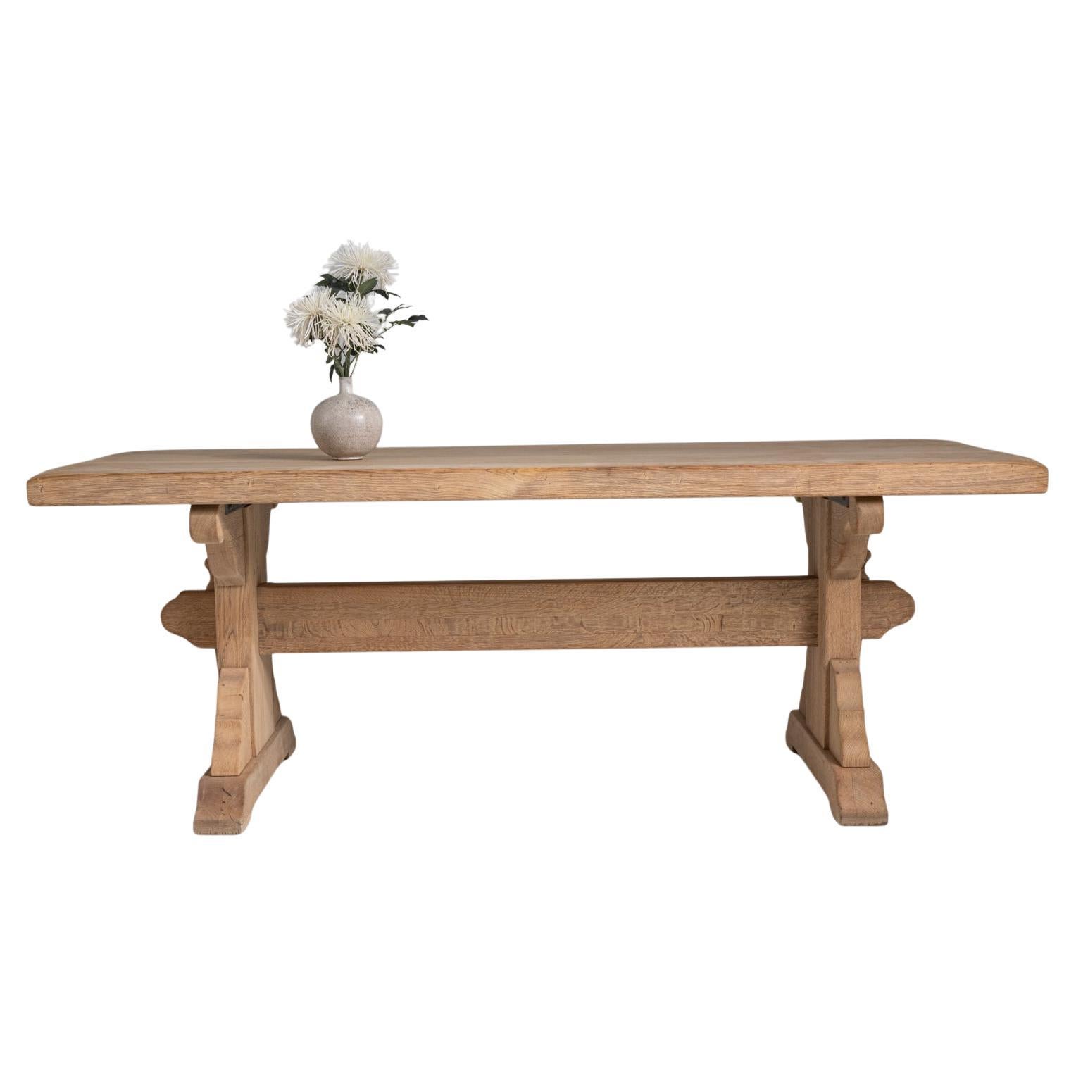 Mesa de comedor de caballete de roble francés de los años 70