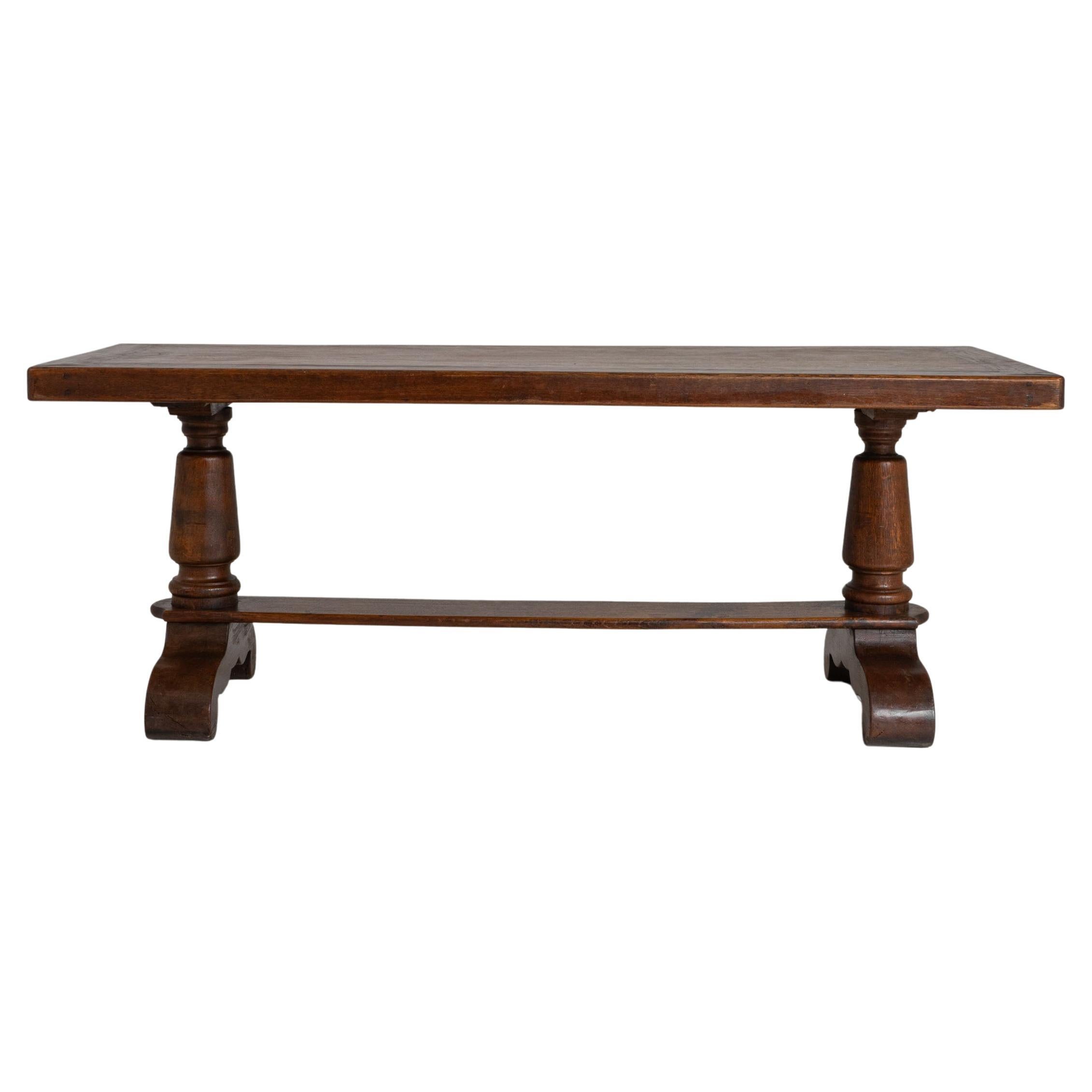 Mesa de comedor de caballete de roble francés de la década de 1970 con pátina original