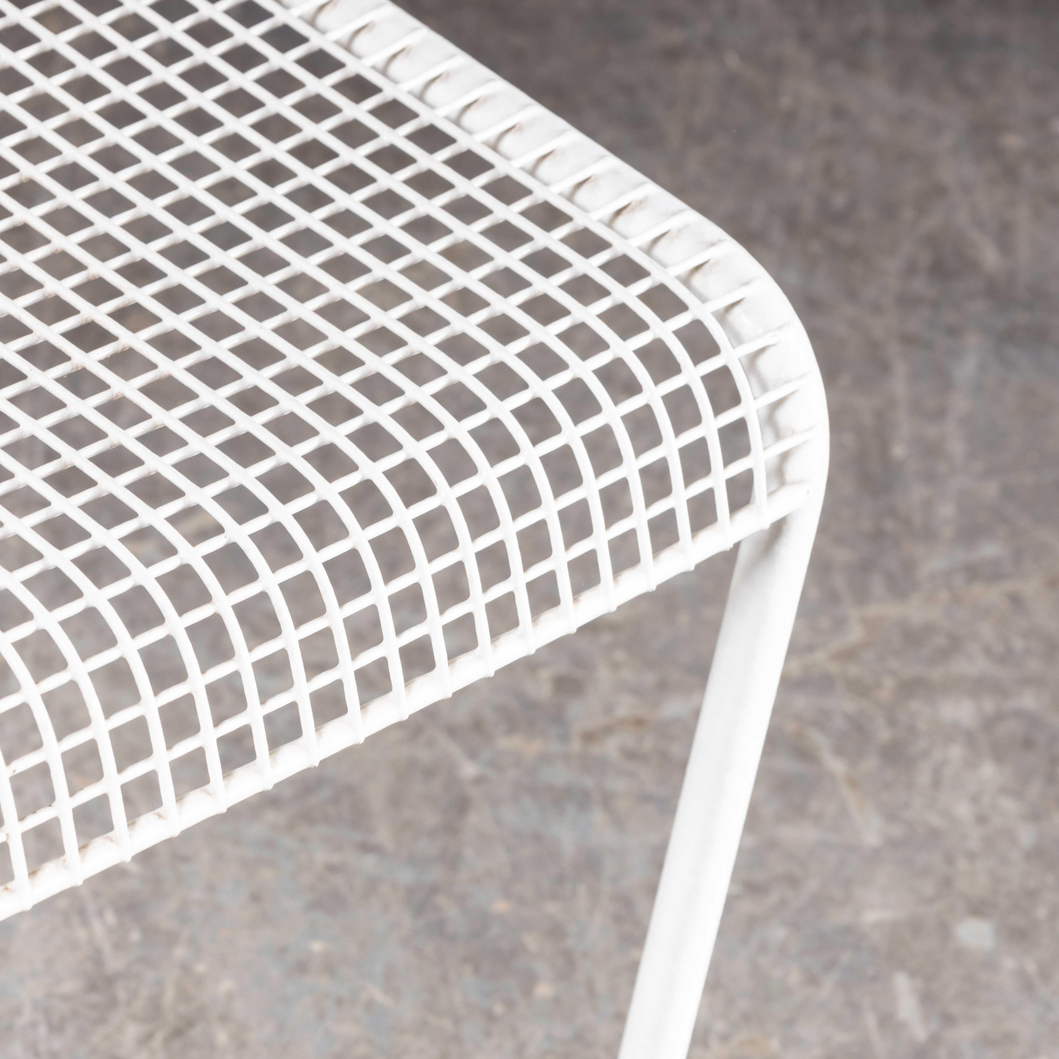 Steel 1970's French Original Wire Mesh White Outdoor Dining Chairs - Various Qty For Sale
