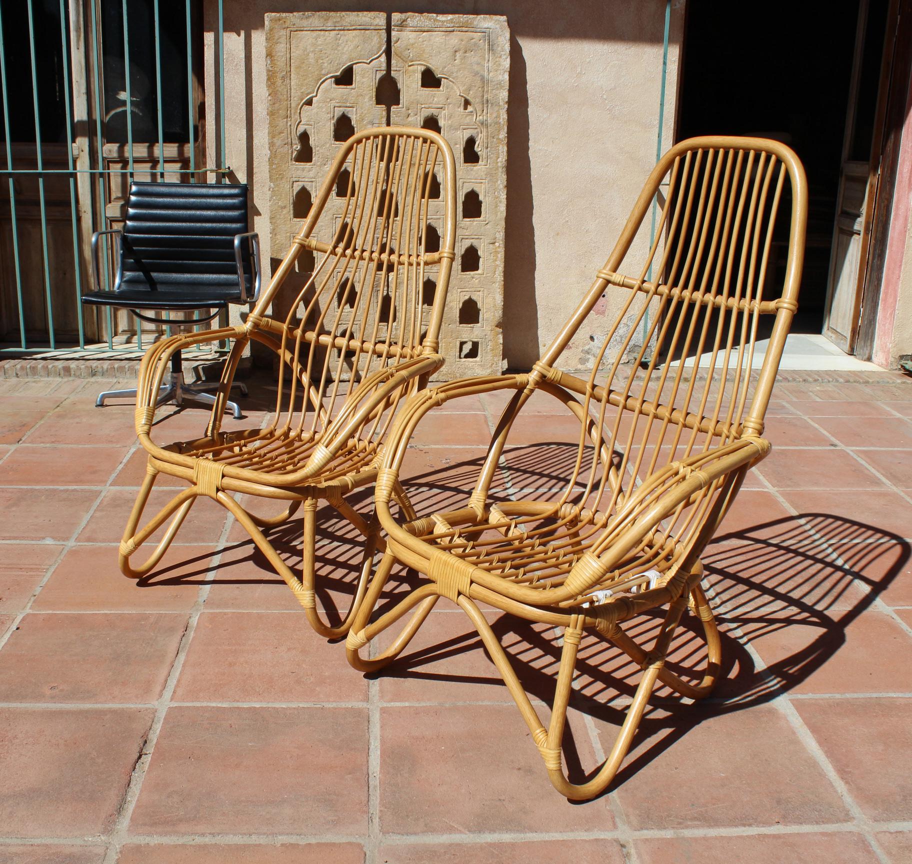 1970s French Pair of Leather Joined Bamboo Armchairs In Good Condition In Marbella, ES