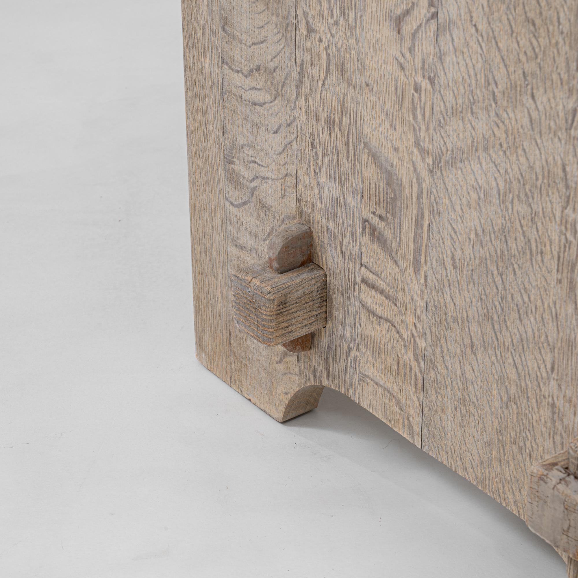 Coppia di sedie francesi degli anni '70 in Oak con cuscini imbottiti in vendita 8