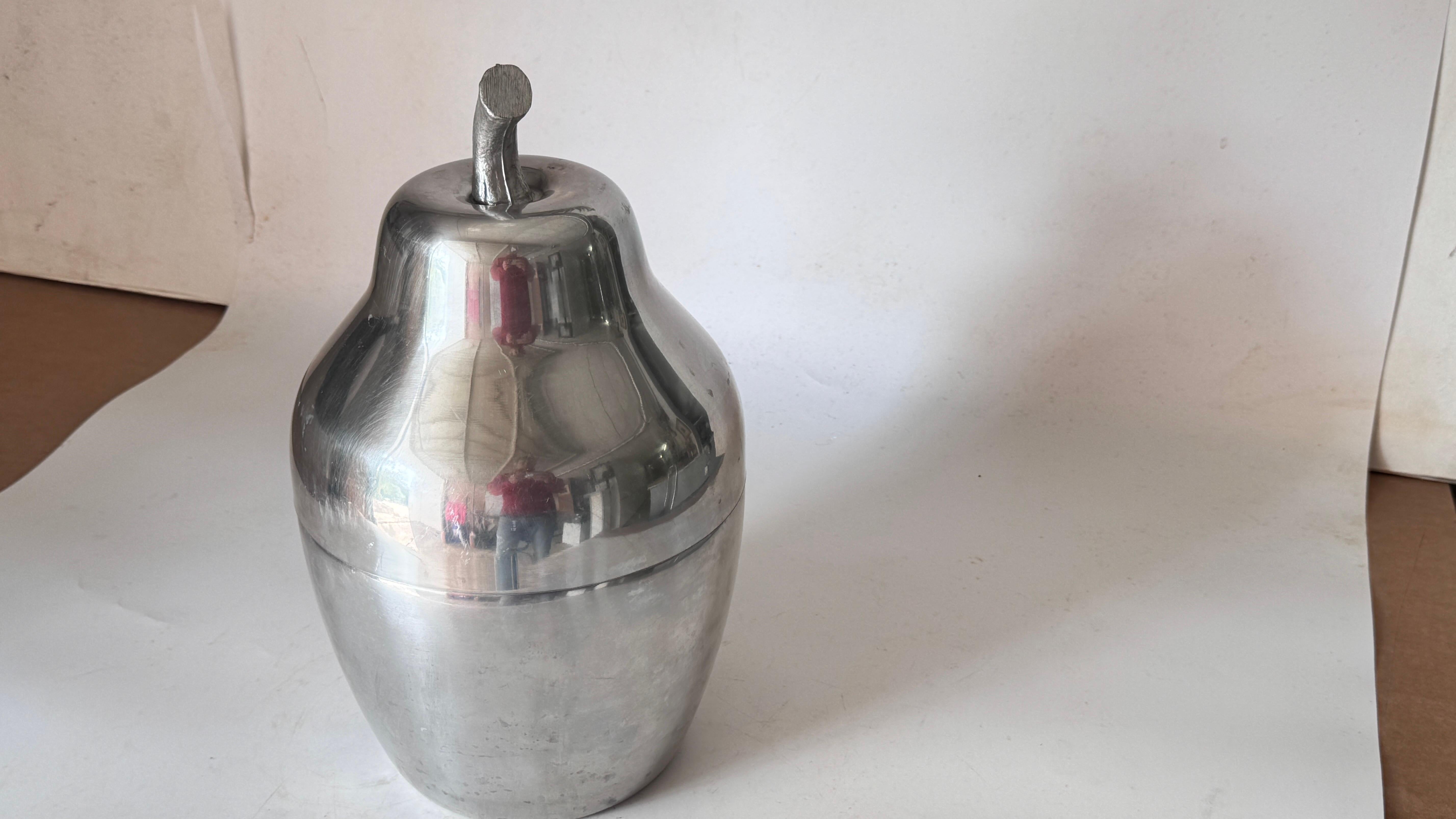 1970s French Pear-Shaped Ice Bucket, Silver Finish with Mirrored Effect For Sale 6