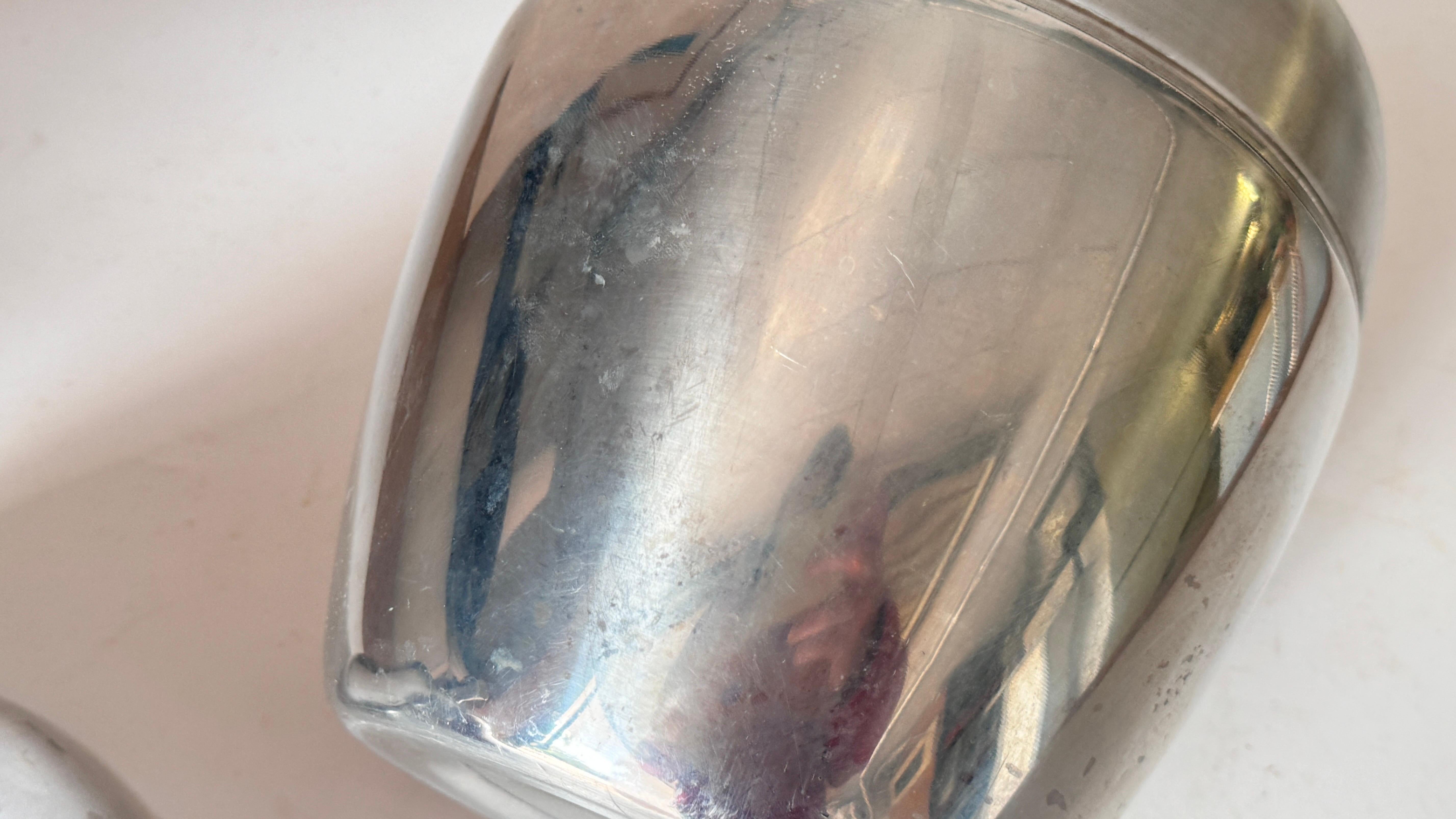 Aluminum 1970s French Pear-Shaped Ice Bucket, Silver Finish with Mirrored Effect For Sale
