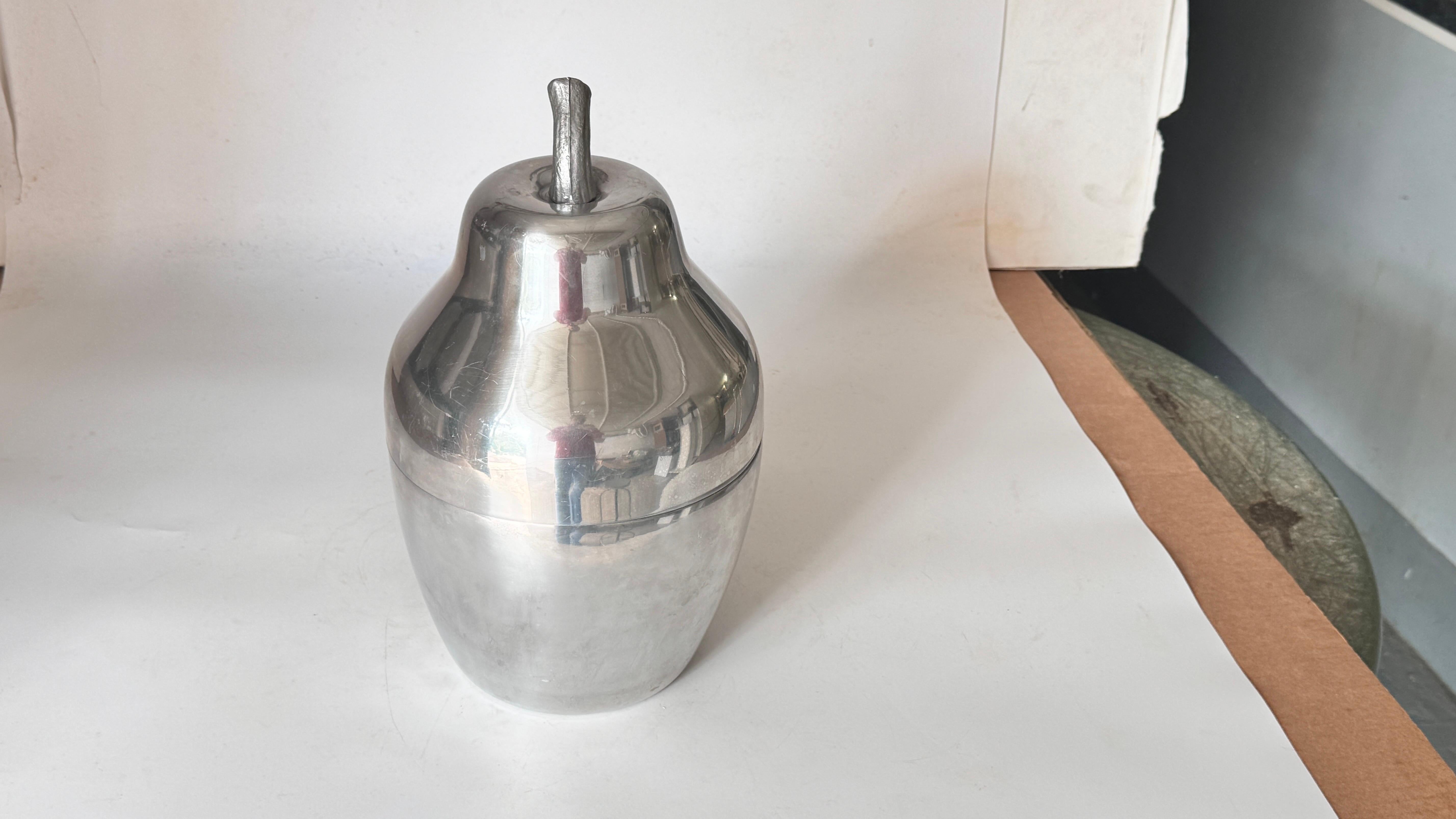 1970s French Pear-Shaped Ice Bucket, Silver Finish with Mirrored Effect For Sale 1
