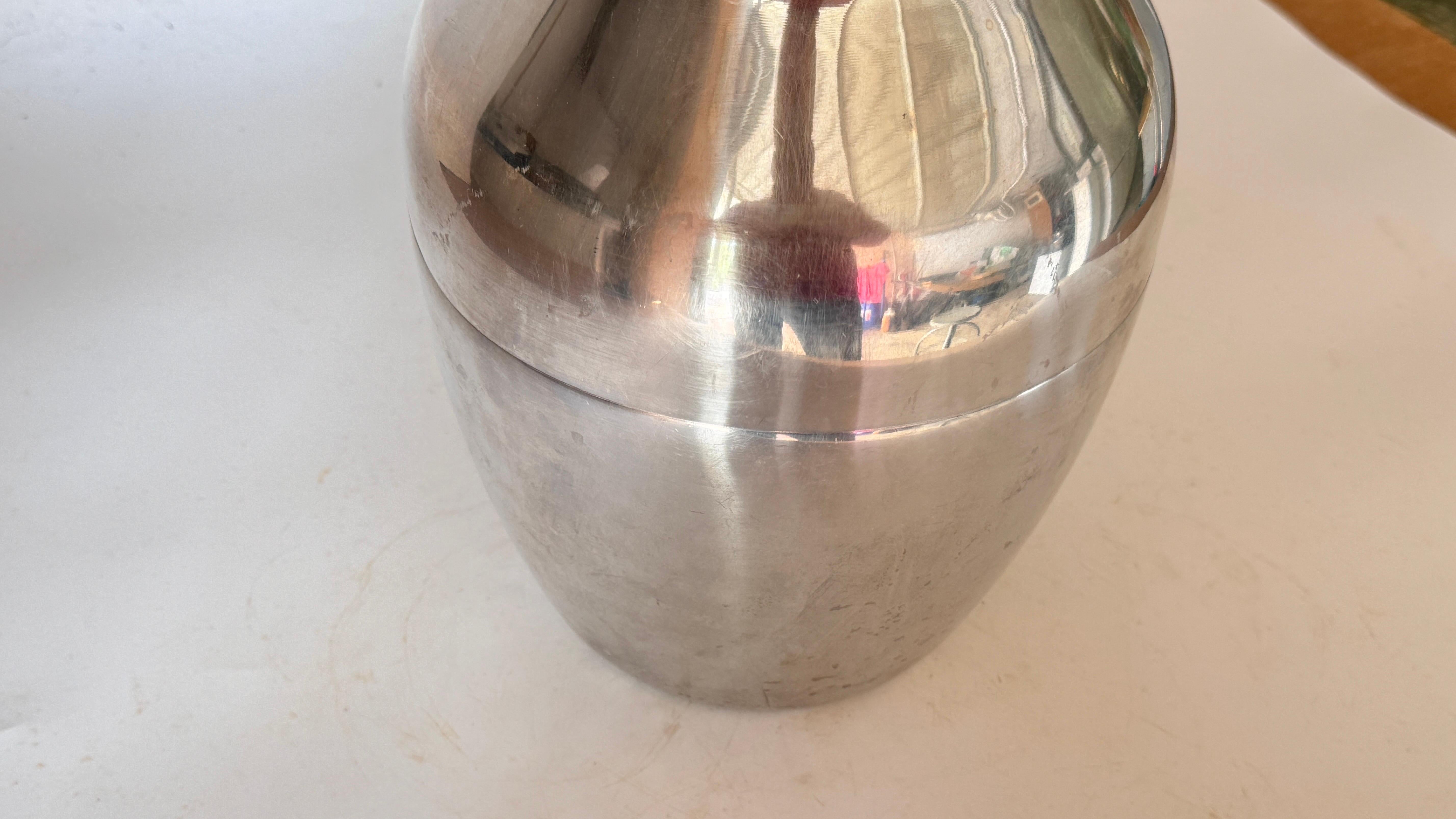 1970s French Pear-Shaped Ice Bucket, Silver Finish with Mirrored Effect For Sale 2