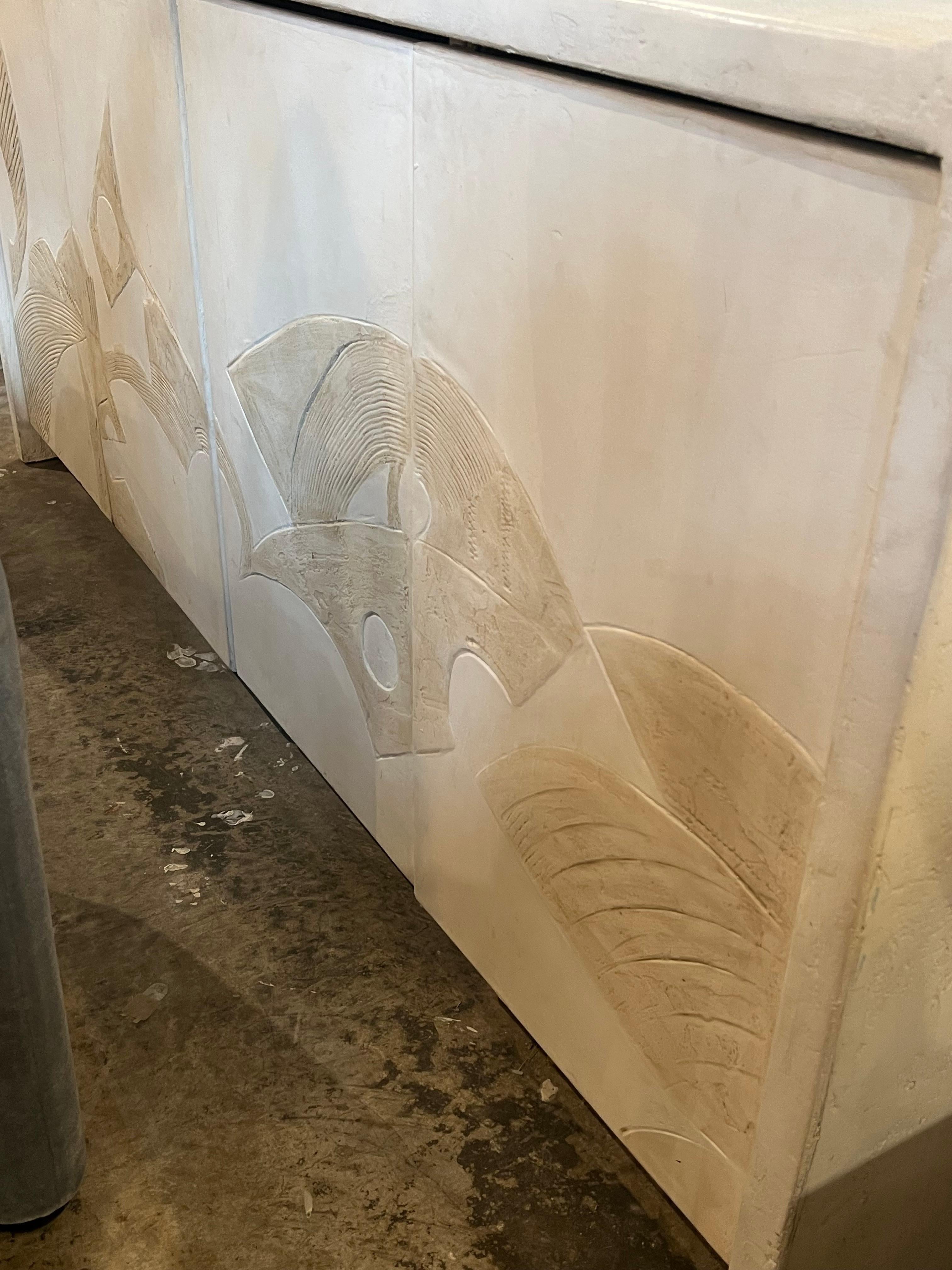 Francese Credenza francese in gesso degli anni '70