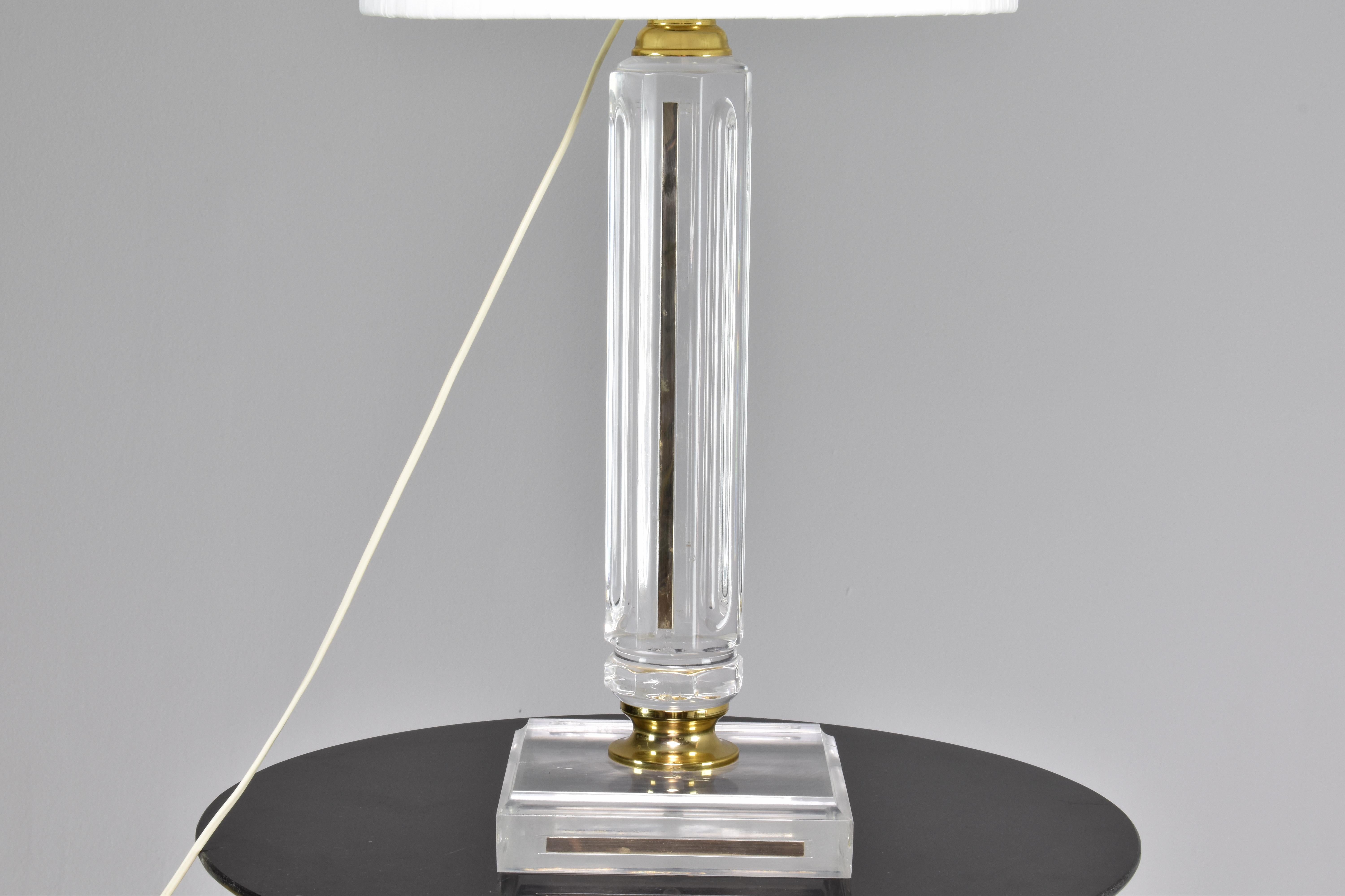 20th Century 1970's French Plexiglass Table Lamp For Sale
