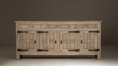 1970er Jahre Französisch primitive Eiche Buffet mit Eisen Hardware
