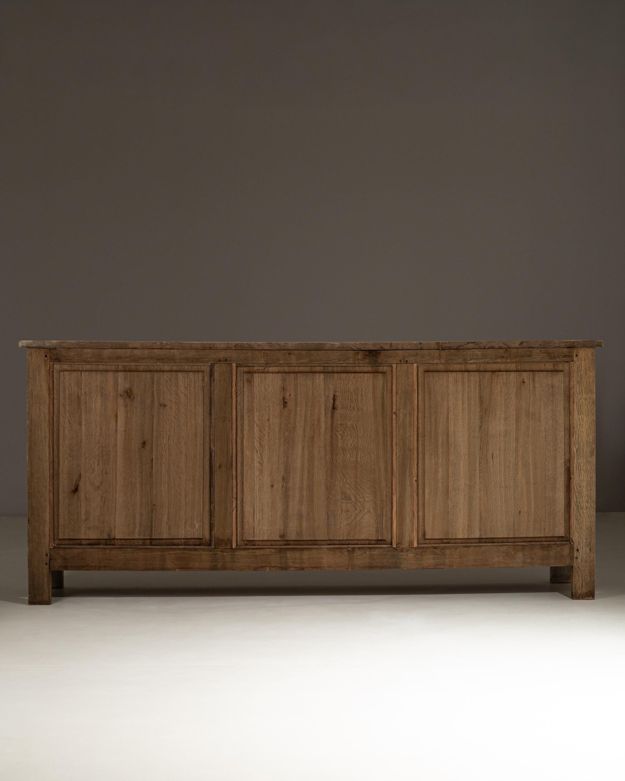 20ième siècle 1970s French Primitive Oak Buffet With Iron Hardware en vente