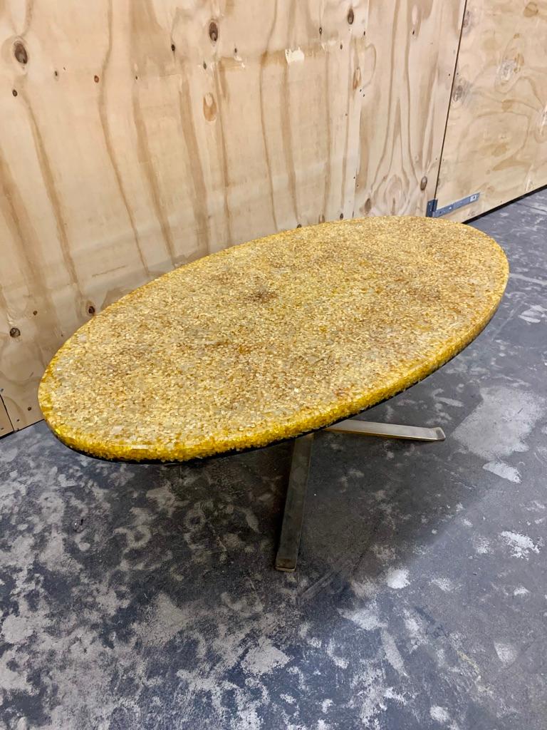 Table basse en résine française des années 1970 en vente 4