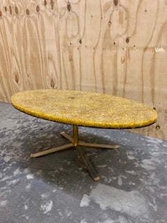 Table basse en résine française des années 1970