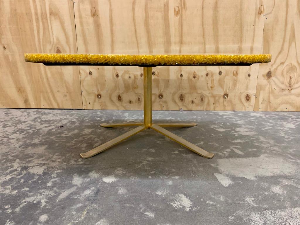 Table basse en résine française des années 1970 en vente 3