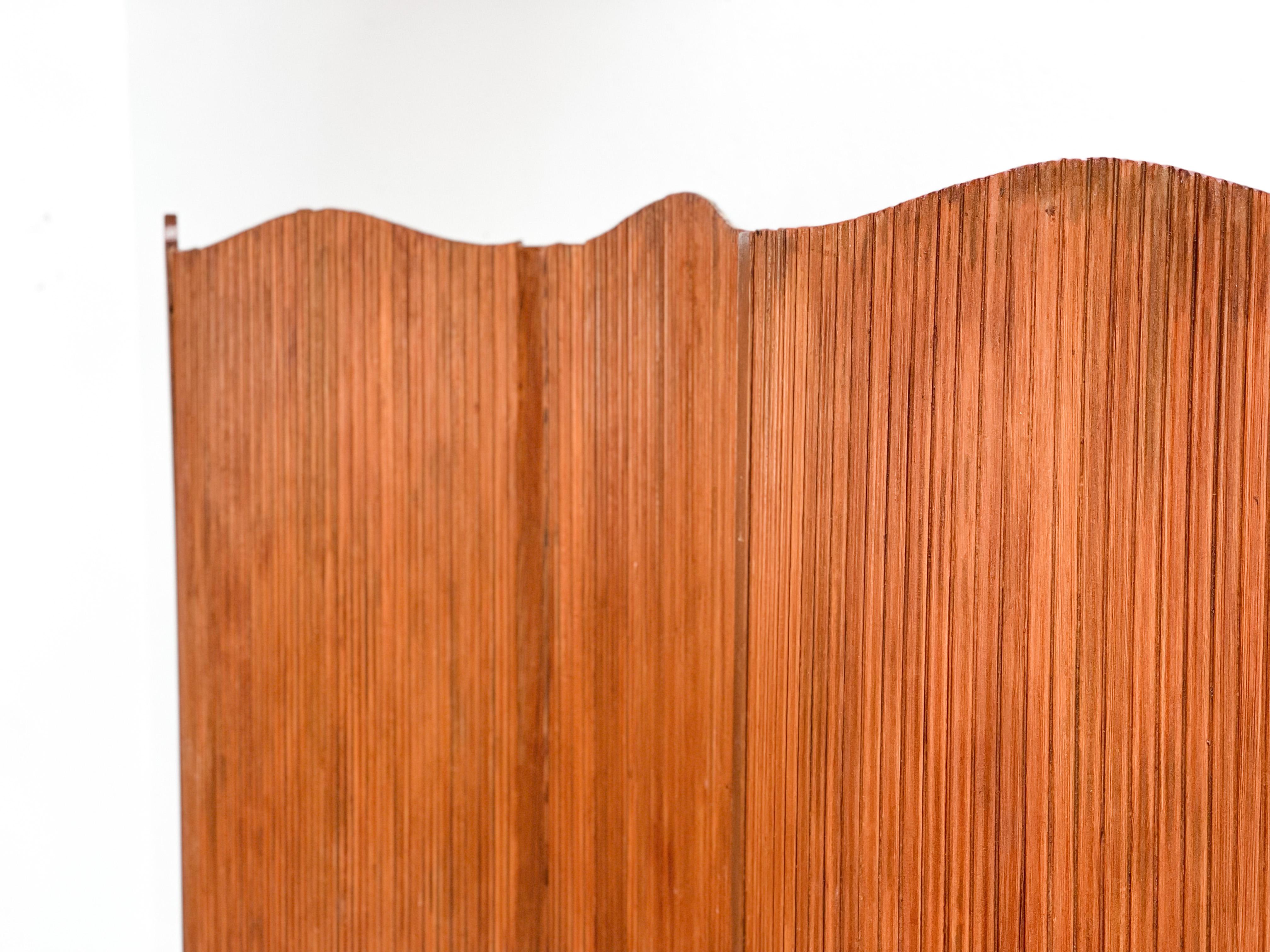 1970's French Room Divider or Tambour Screen Attr. to Jomain Baumann In Good Condition In Nijlen, VAN