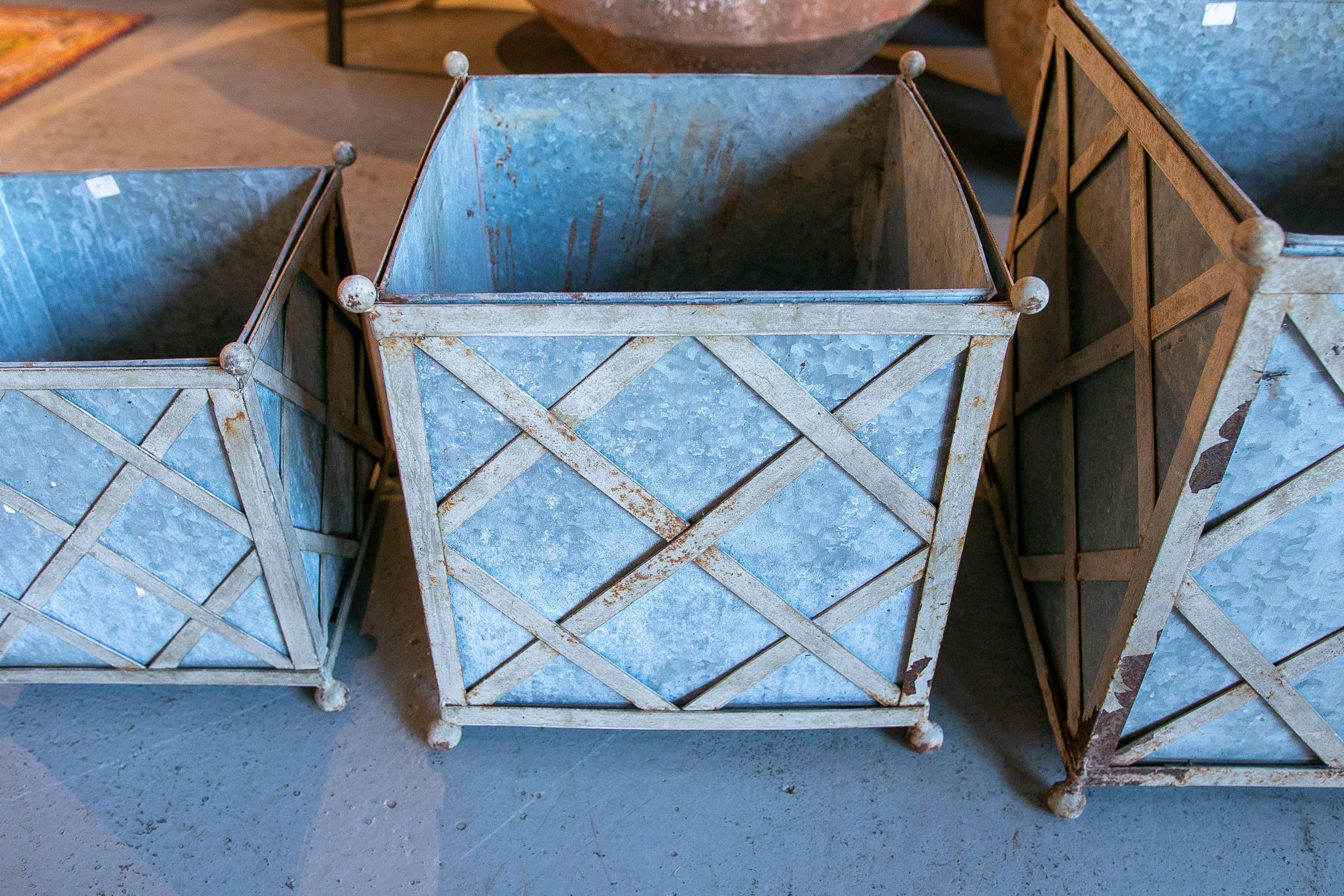 1970s French Set of Three Square Iron and Zinc Planters  For Sale 8