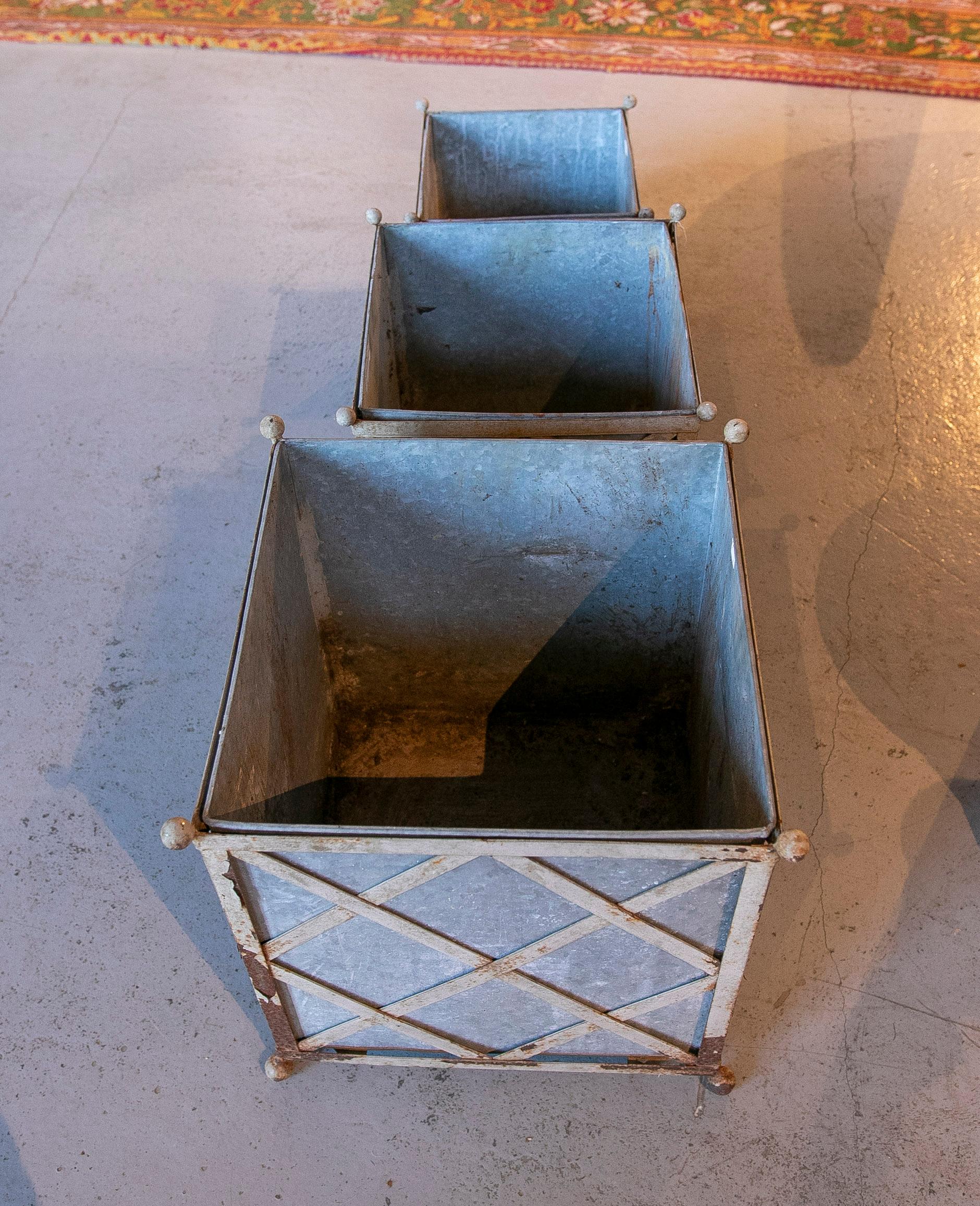 1970s French Set of Three Square Iron and Zinc Planters  For Sale 12