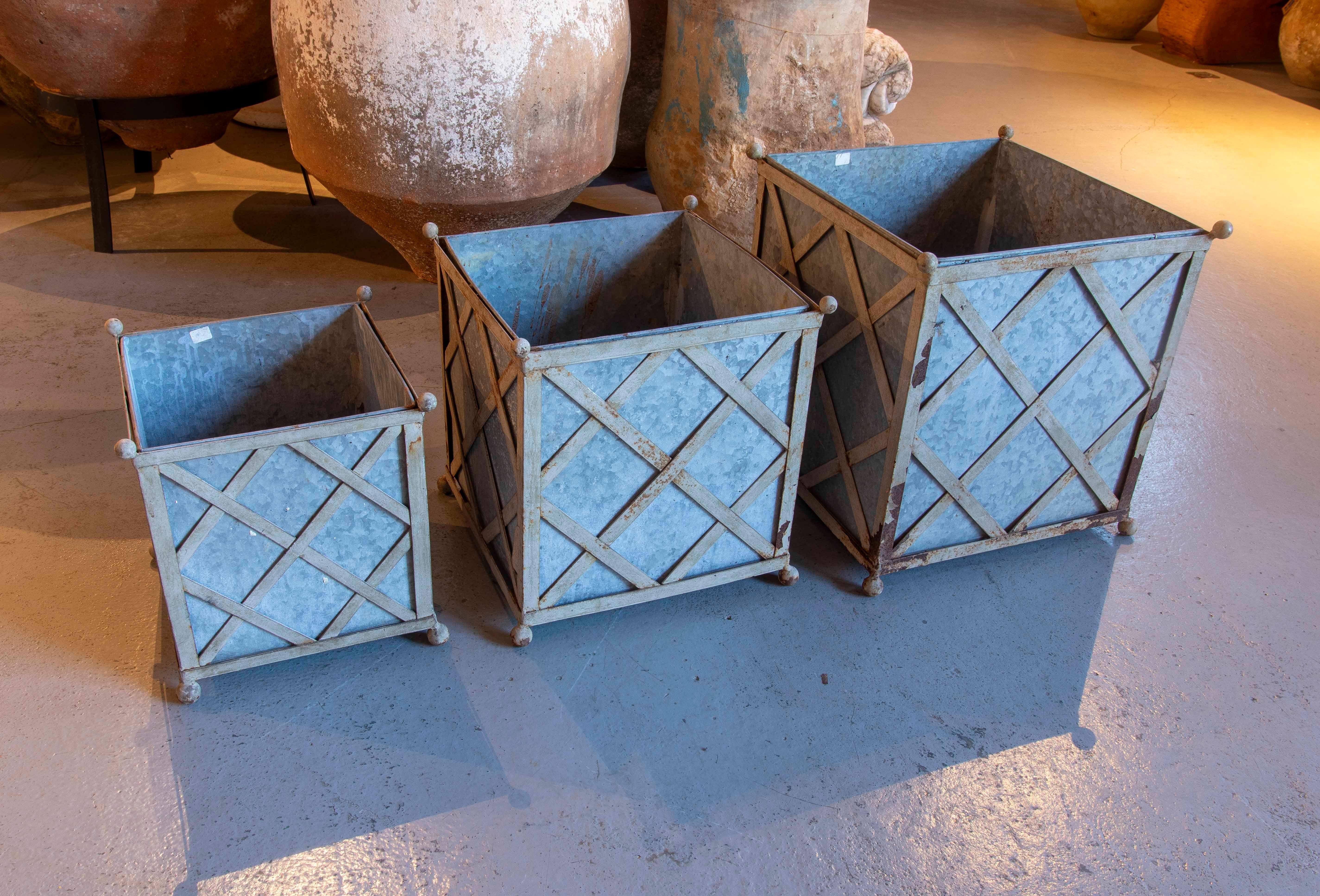 1970s French Set of Three Square Iron and Zinc Planters  For Sale 1