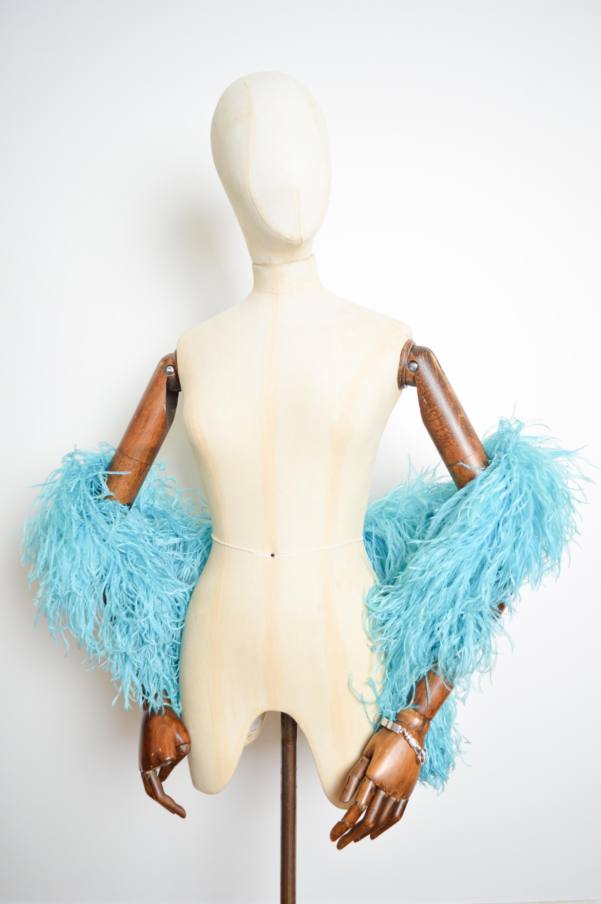 Gray 1970's French Sky Blue Ostrich Feather Boa Marabou Stole For Sale